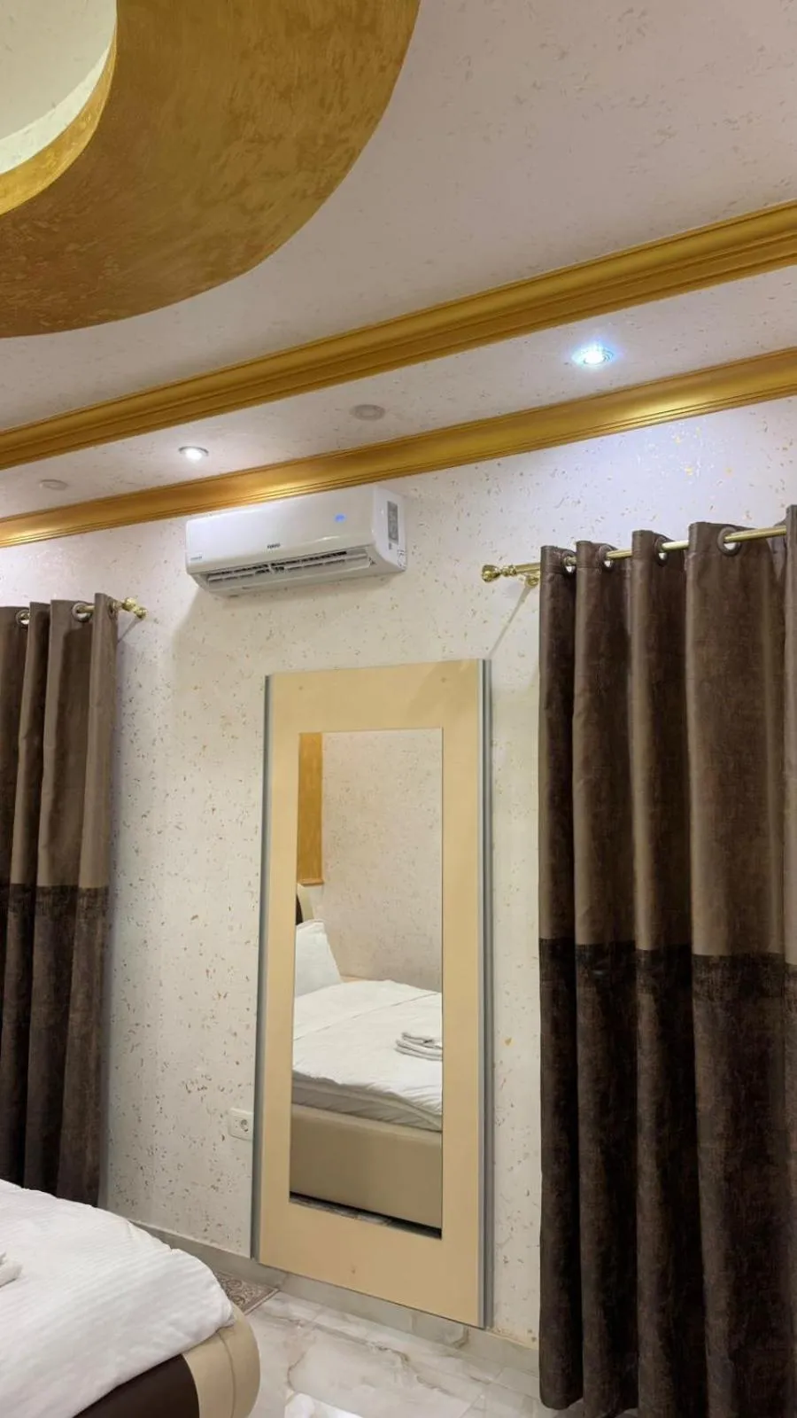 Bathroom, Bed in Hotel Premium