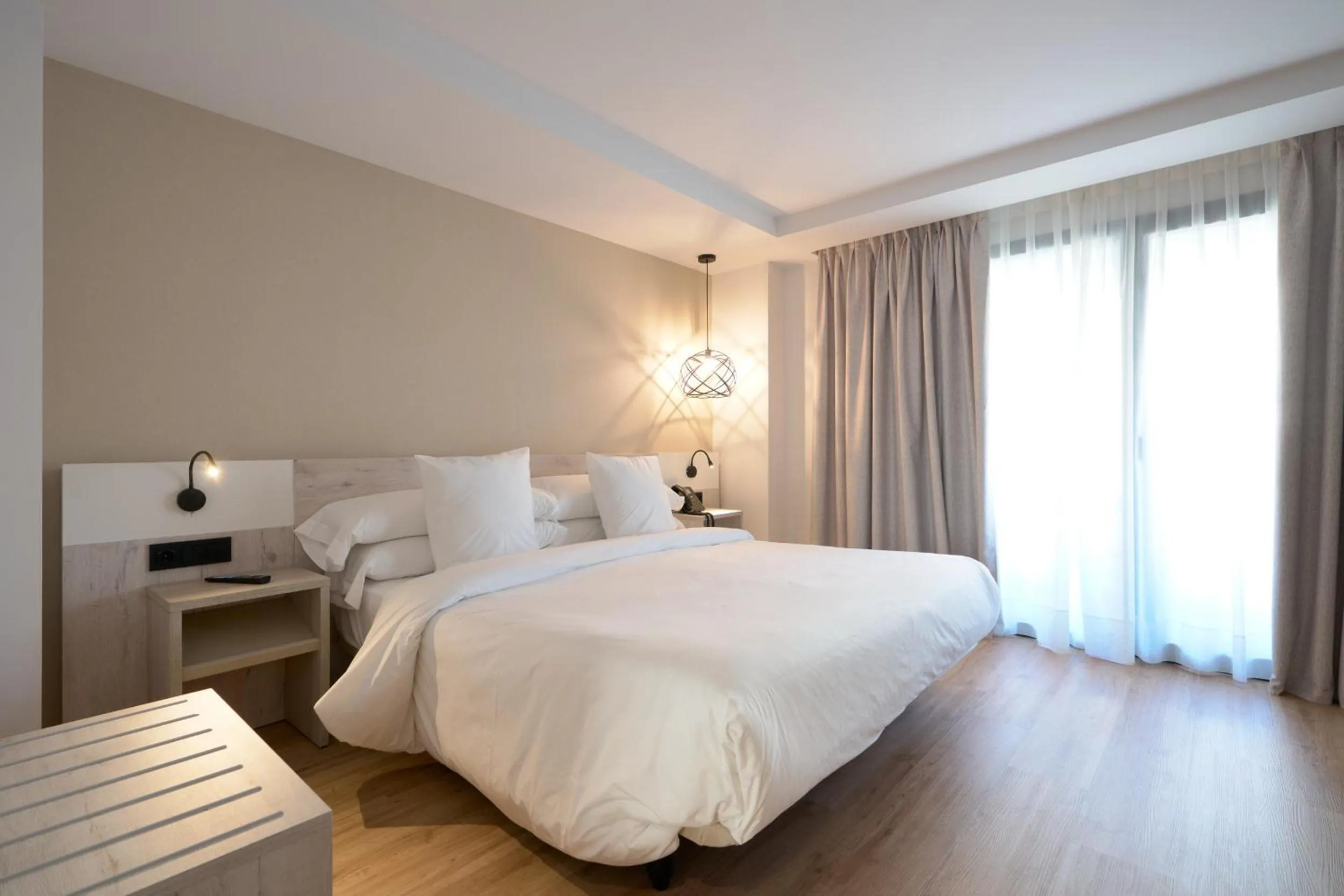 Photo of the whole room, Bed in Óbal Hotel Marbella