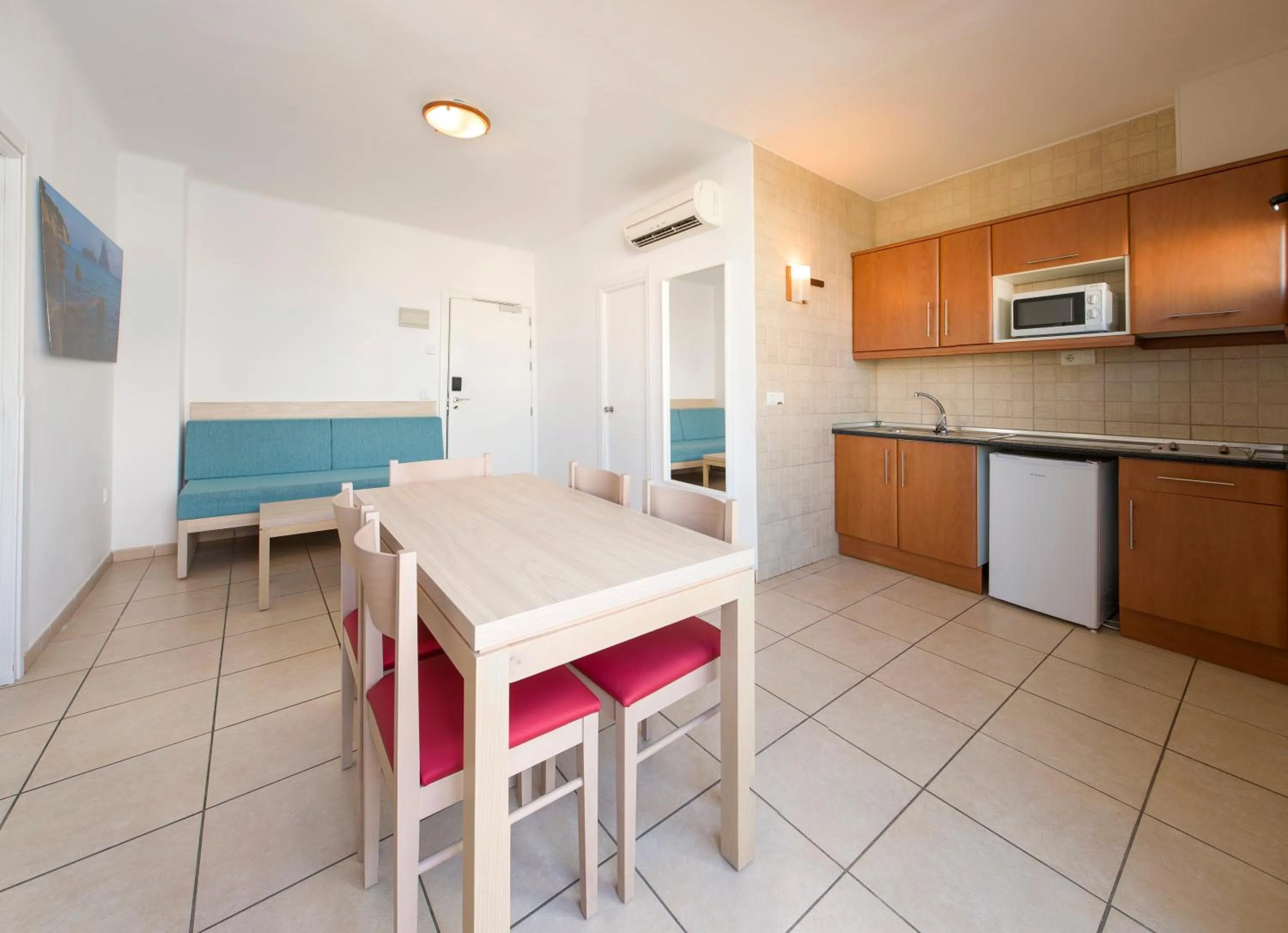 Kitchen or kitchenette in Apartamentos Tramuntana