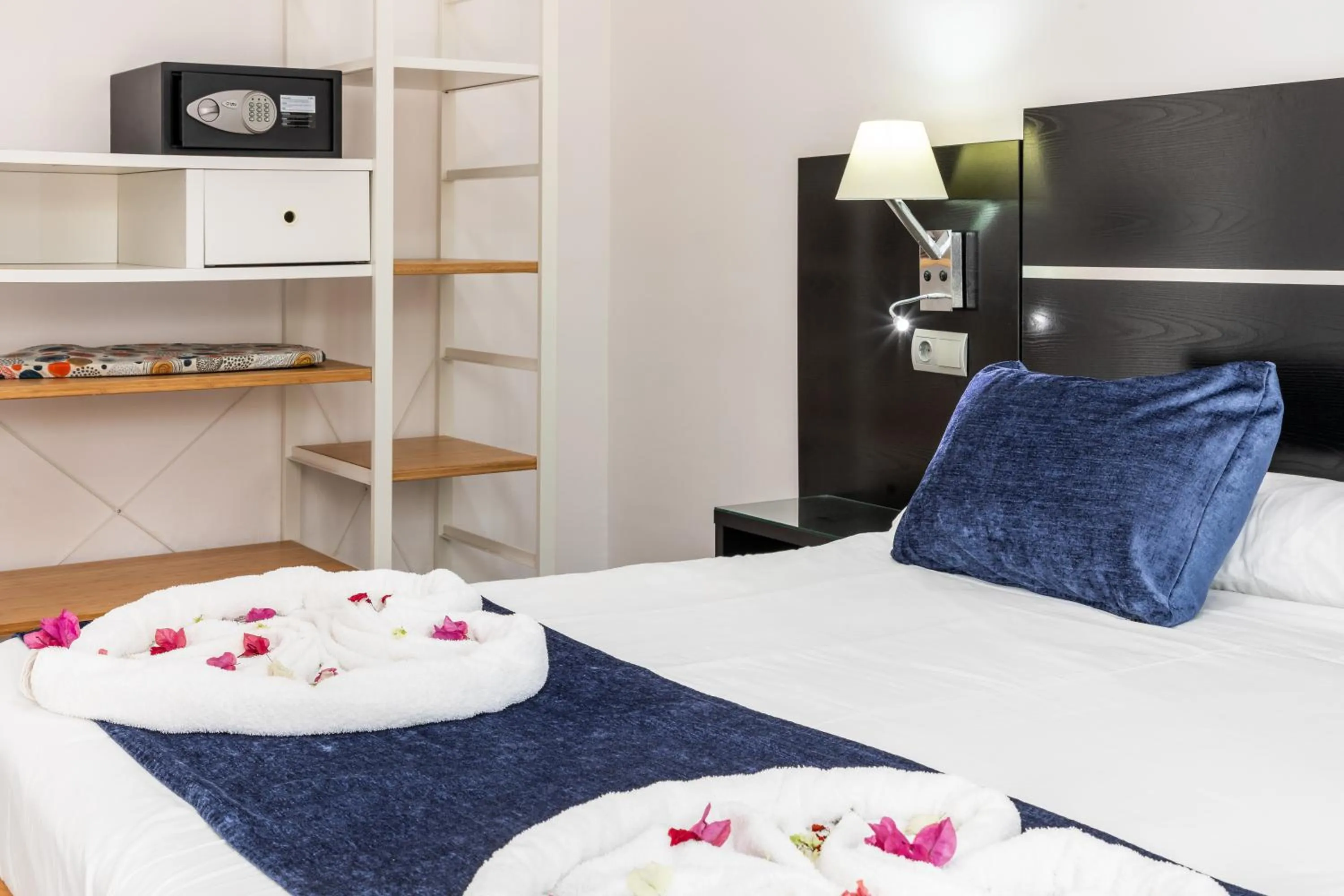 Bed in Aparthotel Puerto Cala Vadella