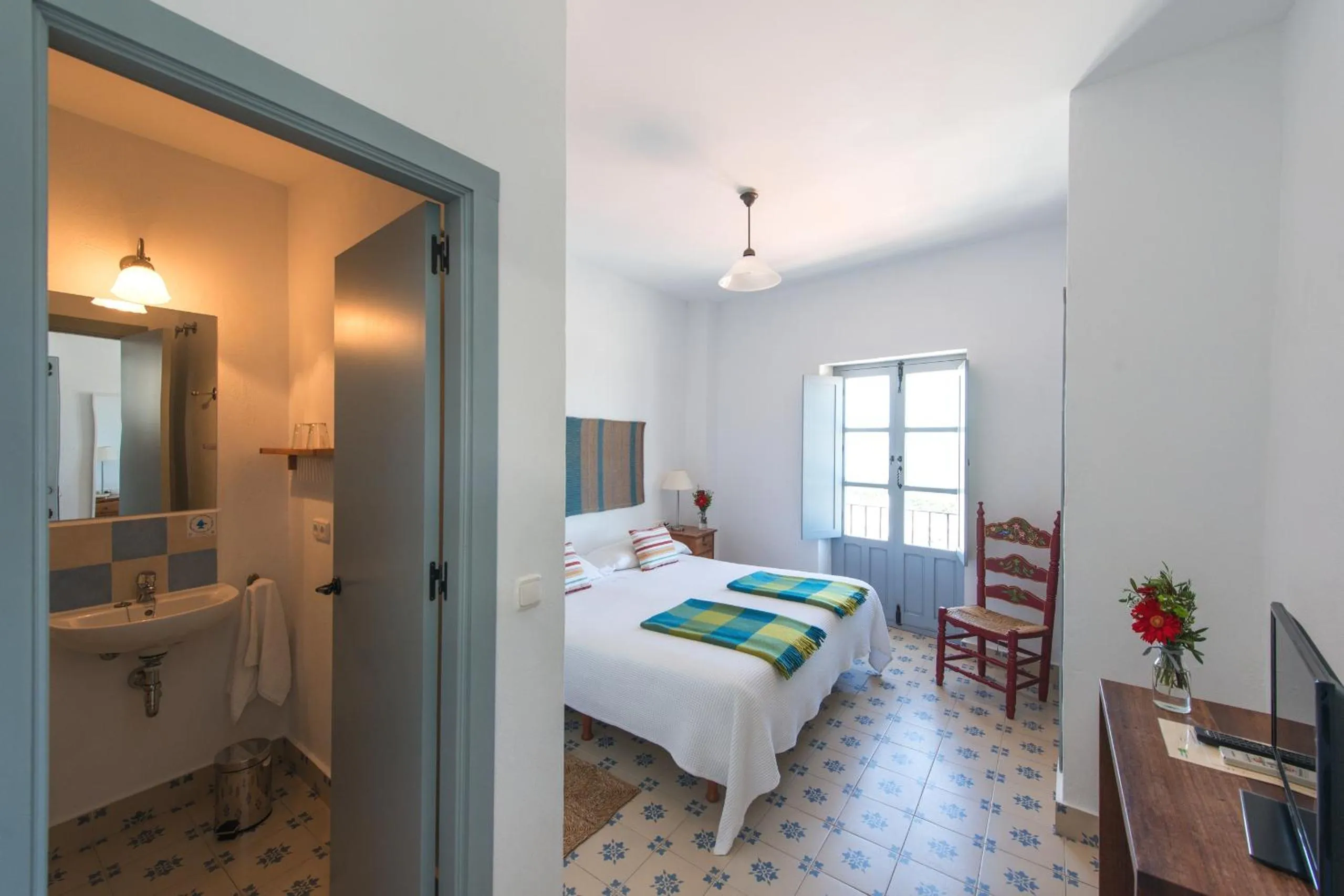 Bathroom, Bed in La Botica de Vejer