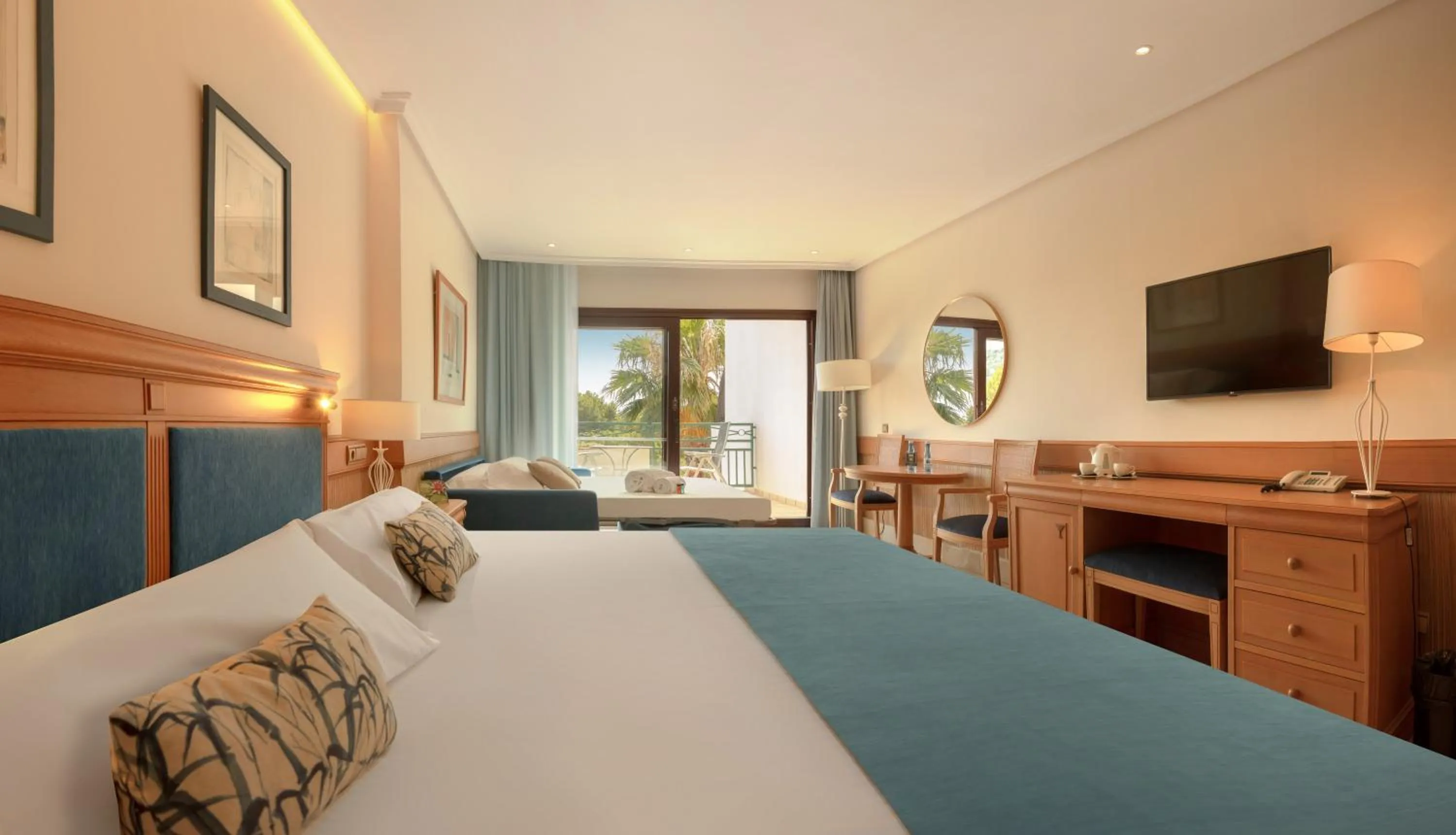 Photo of the whole room, Bed in SH Villa Gadea