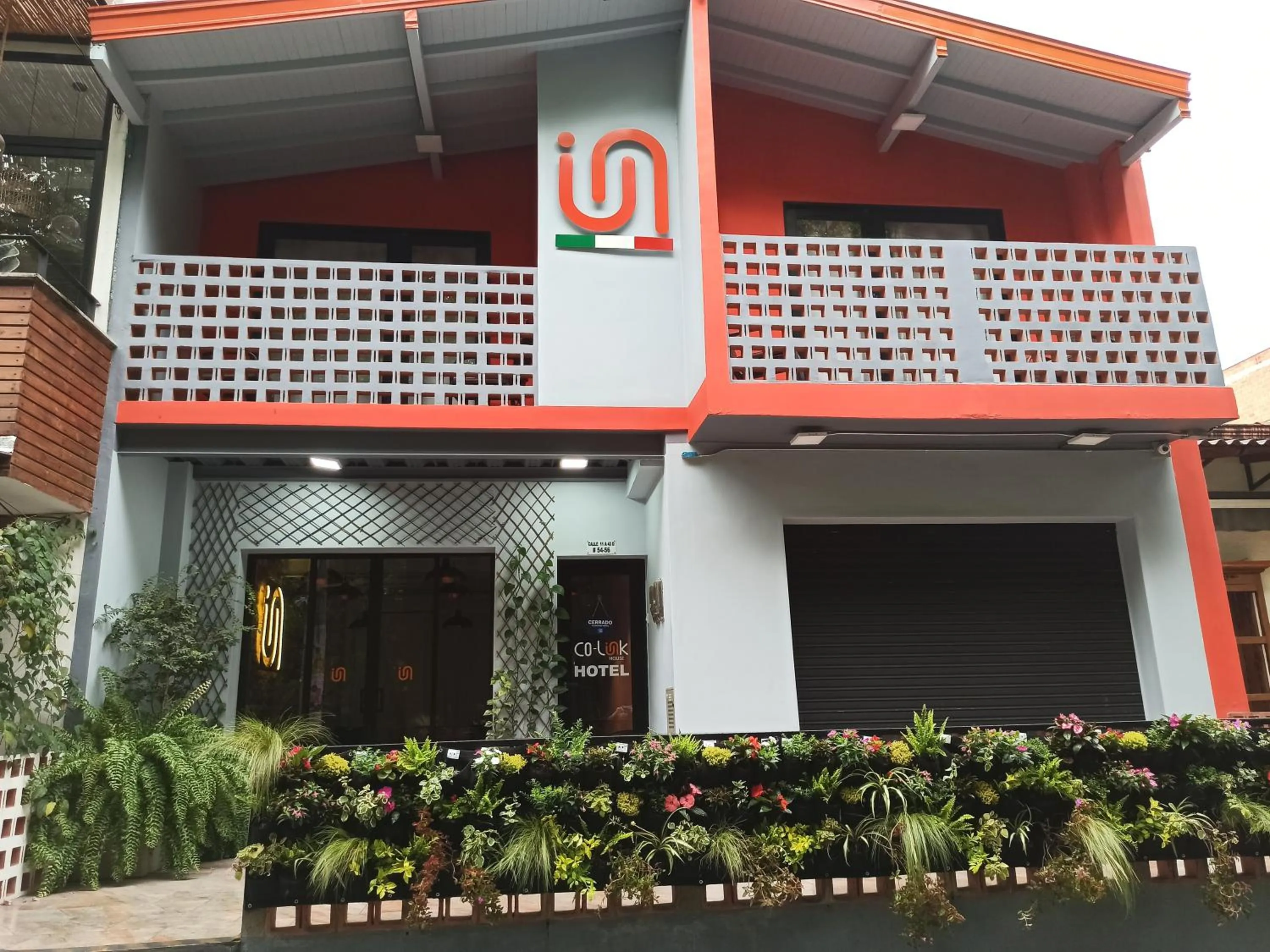 Facade/entrance in CoLinkHouse Hotel