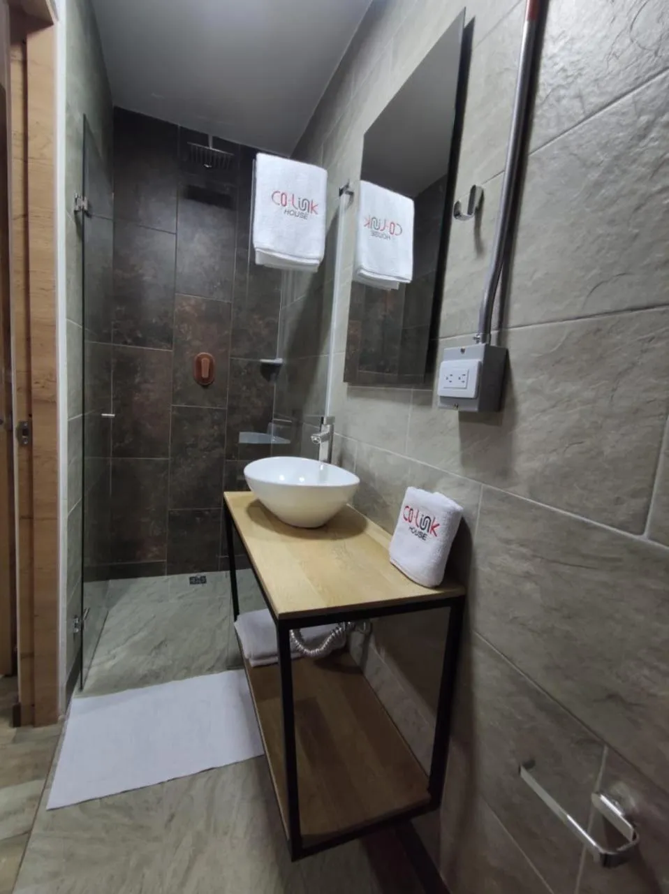 Shower in CoLinkHouse Hotel