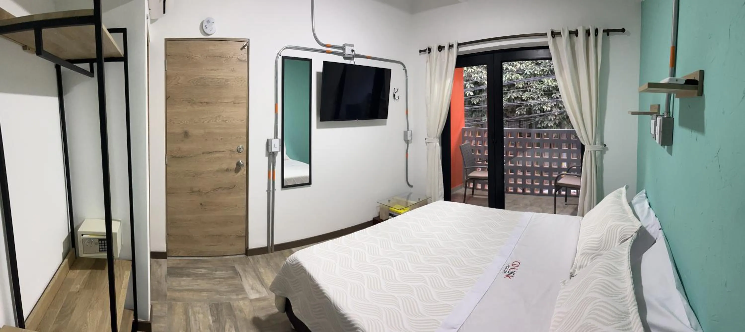 Bed in CoLinkHouse Hotel