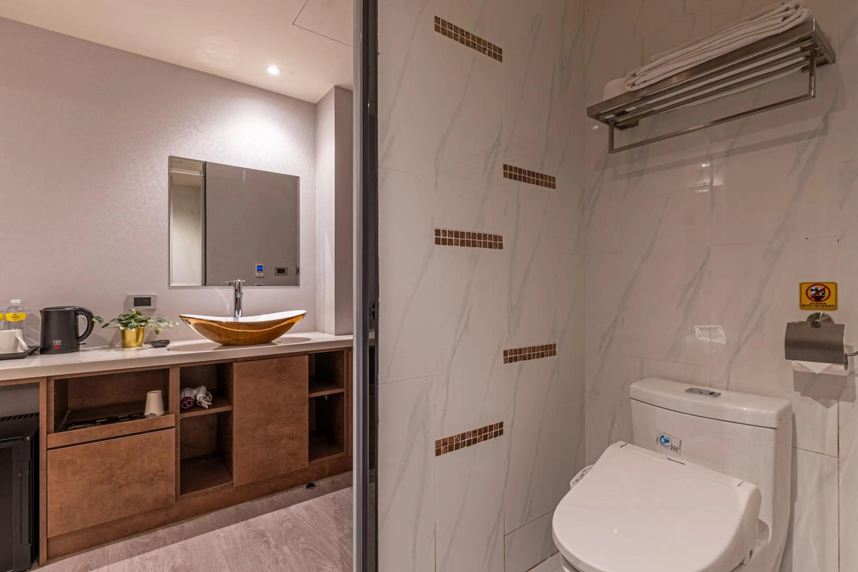 Bathroom in CHECK inn Taichung Qinghai