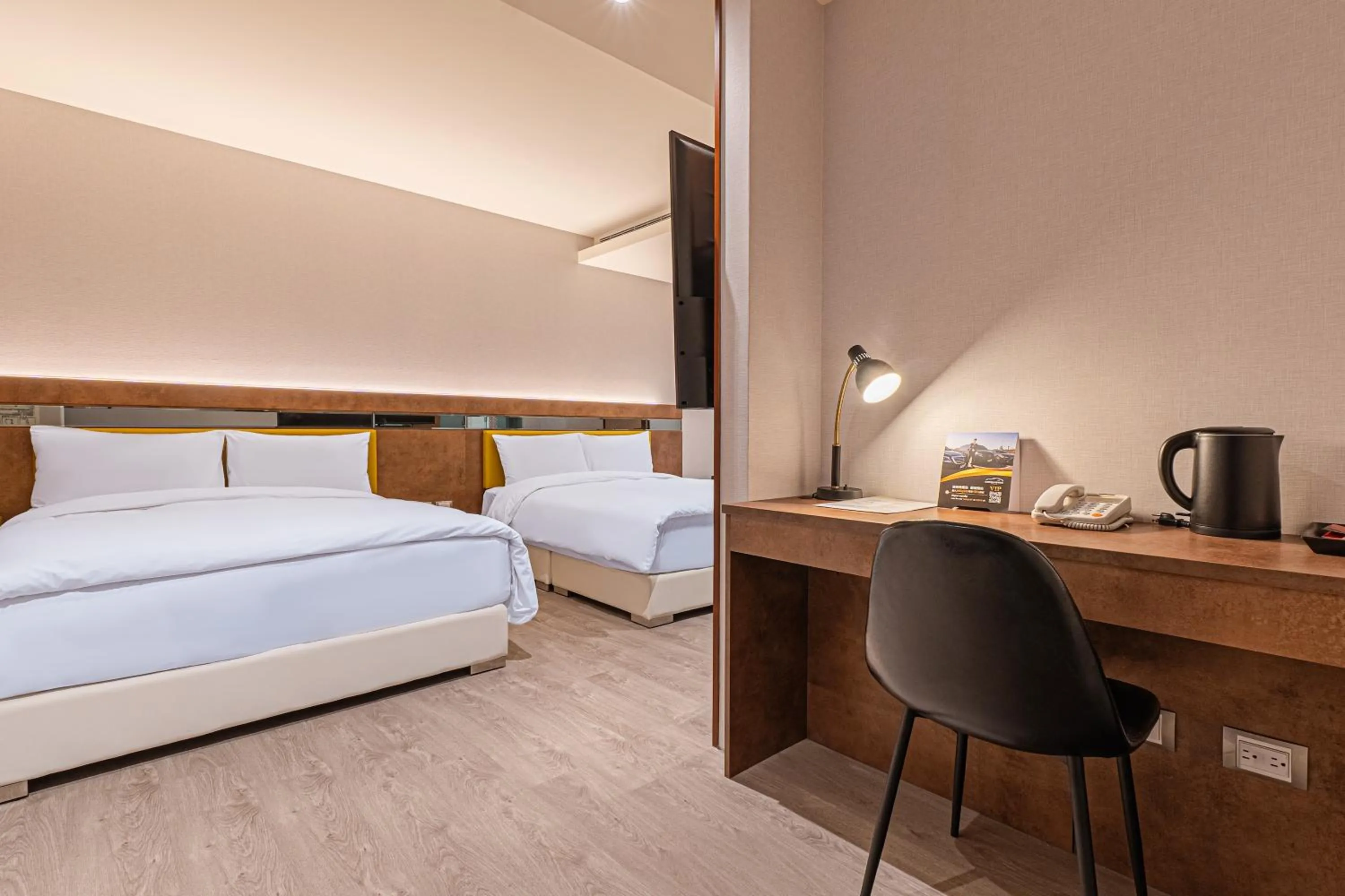 Photo of the whole room, Bed in CHECK inn Taichung Qinghai