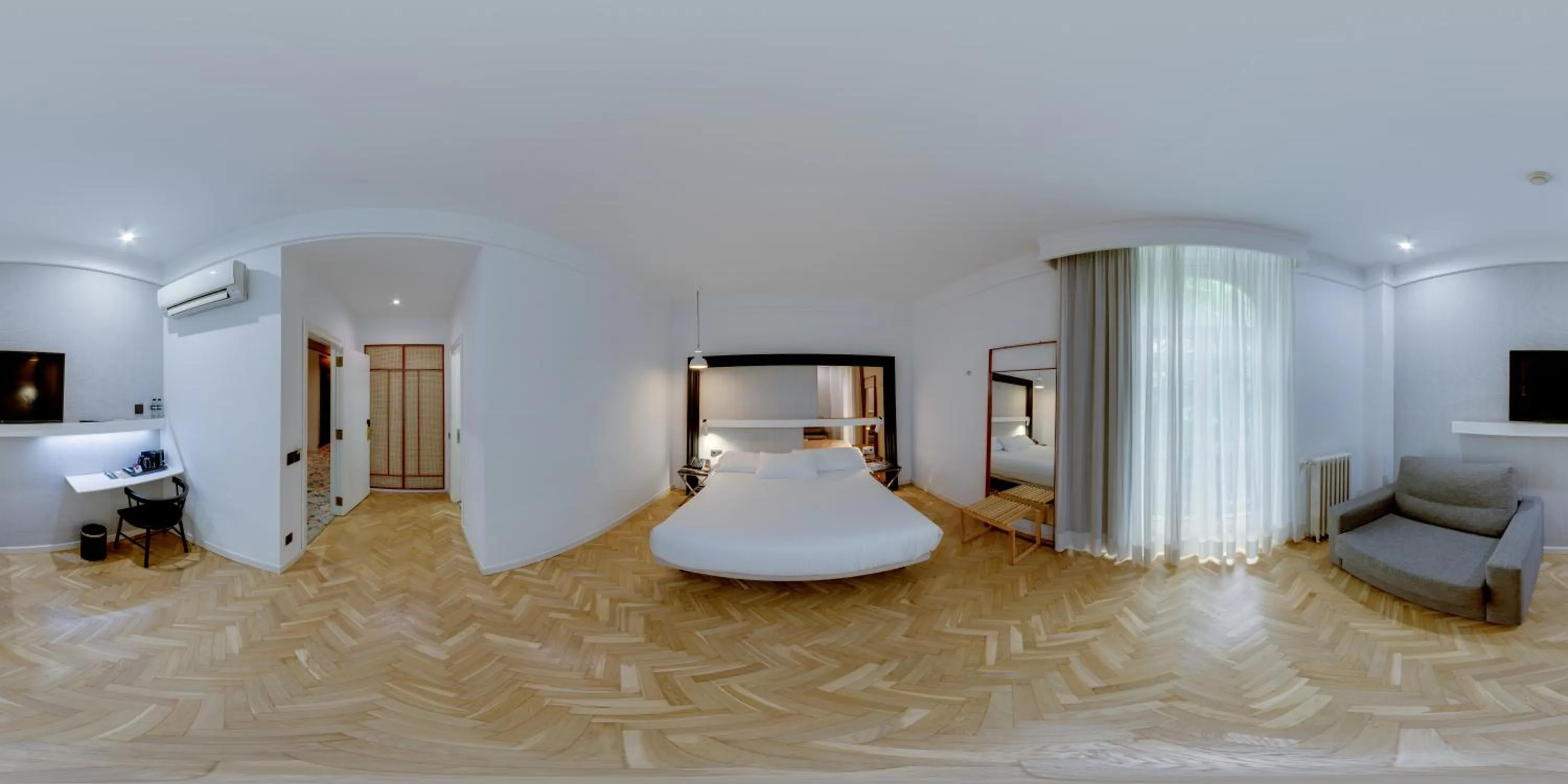 Photo of the whole room, Bed in SH Ingles Boutique Hotel