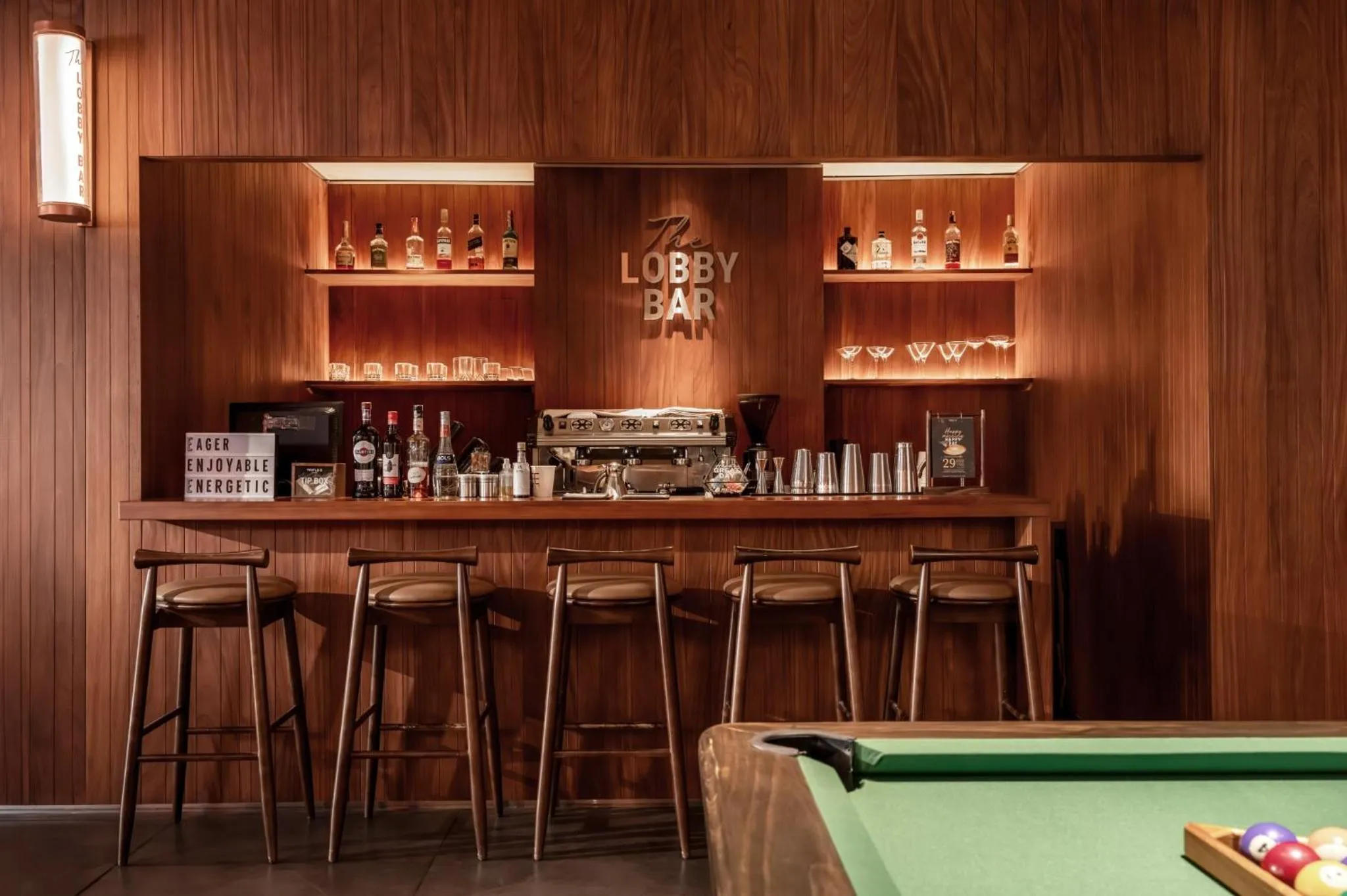 Lounge or bar in Triple E Hotel Metro Ben Thanh