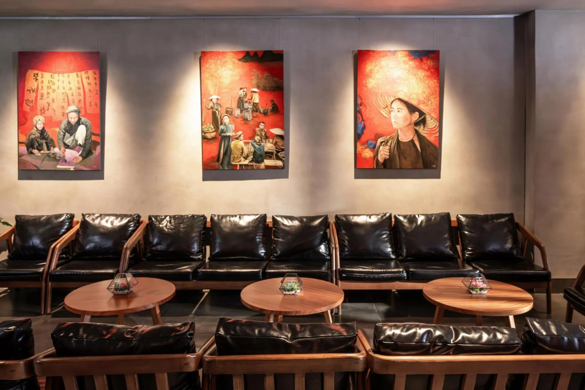 Decorative detail in Triple E Hotel Metro Ben Thanh