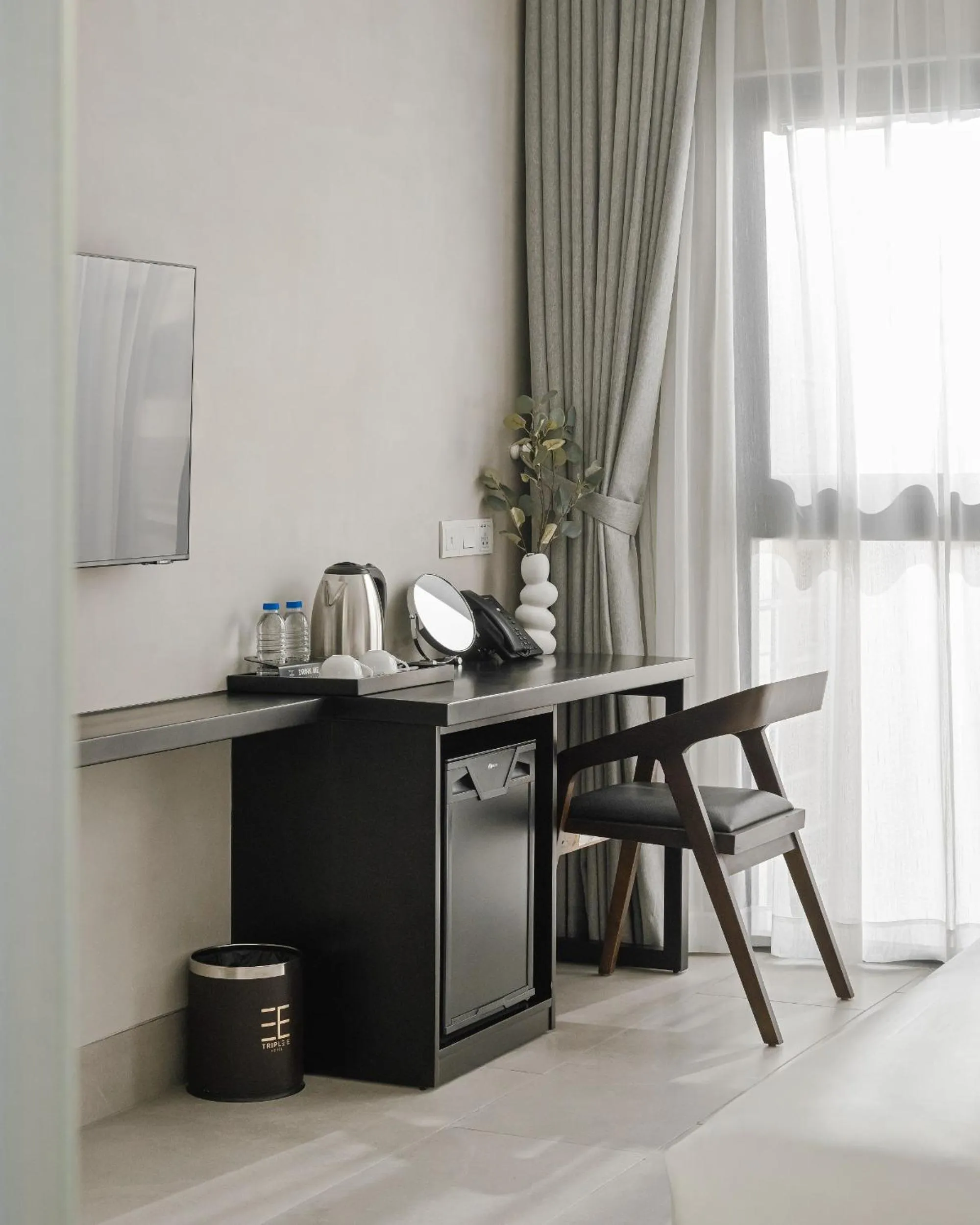 TV and multimedia in Triple E Hotel Metro Ben Thanh