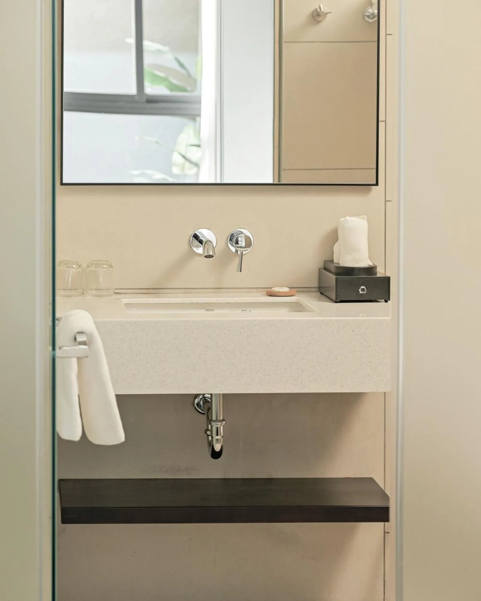 Shower in Triple E Hotel Metro Ben Thanh