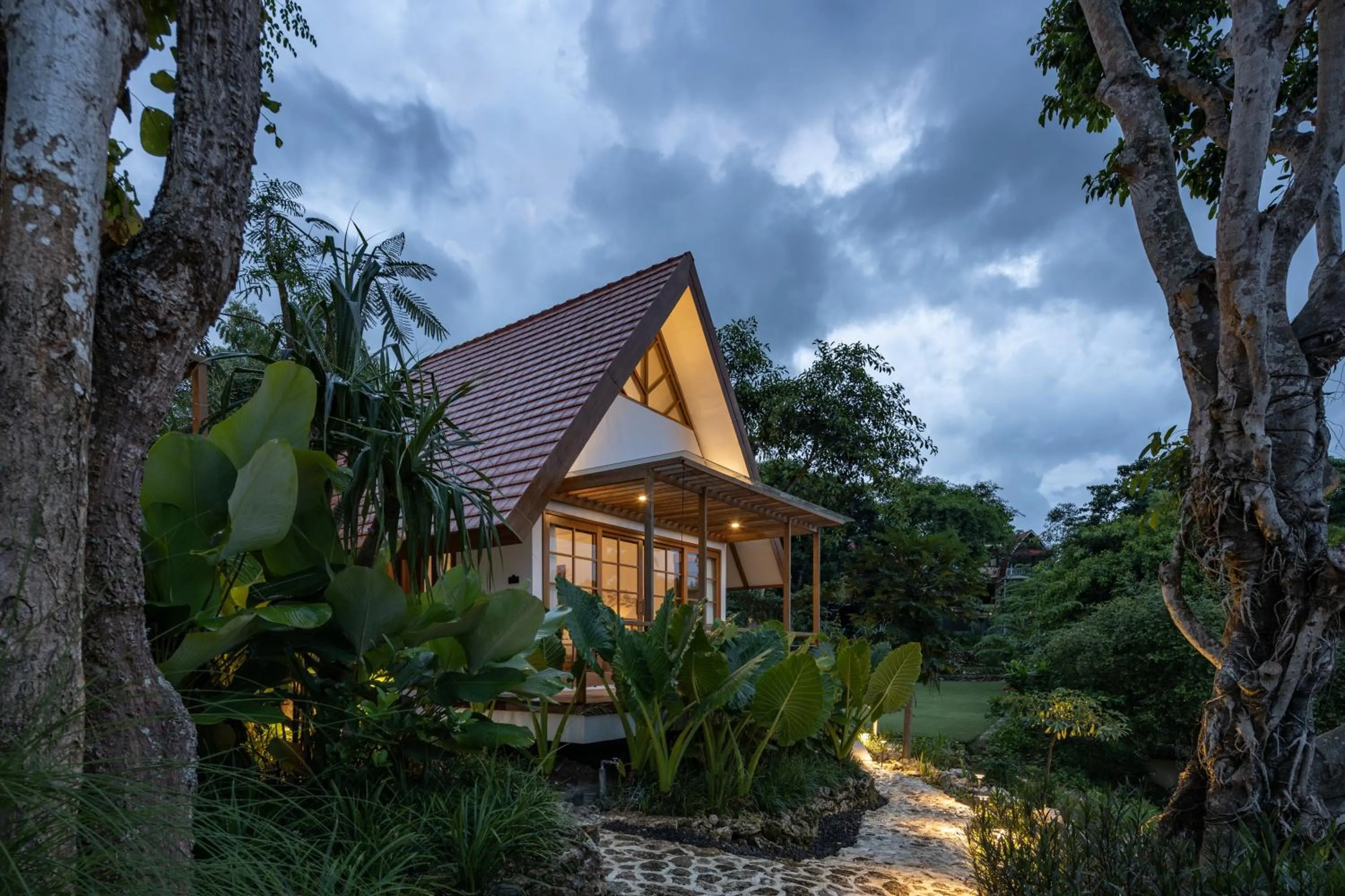 Property building in Deep Roots Dive & Yoga Resort