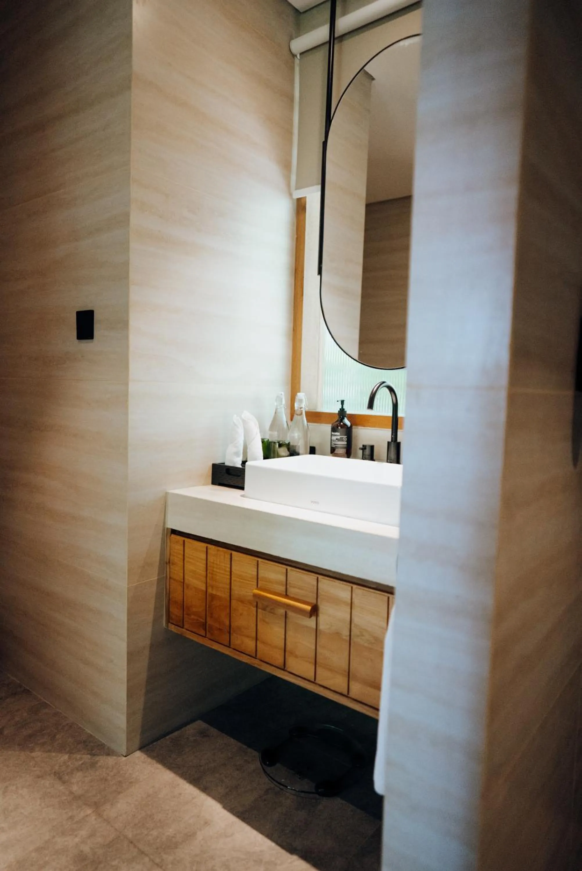 Toilet in Deep Roots Dive & Yoga Resort