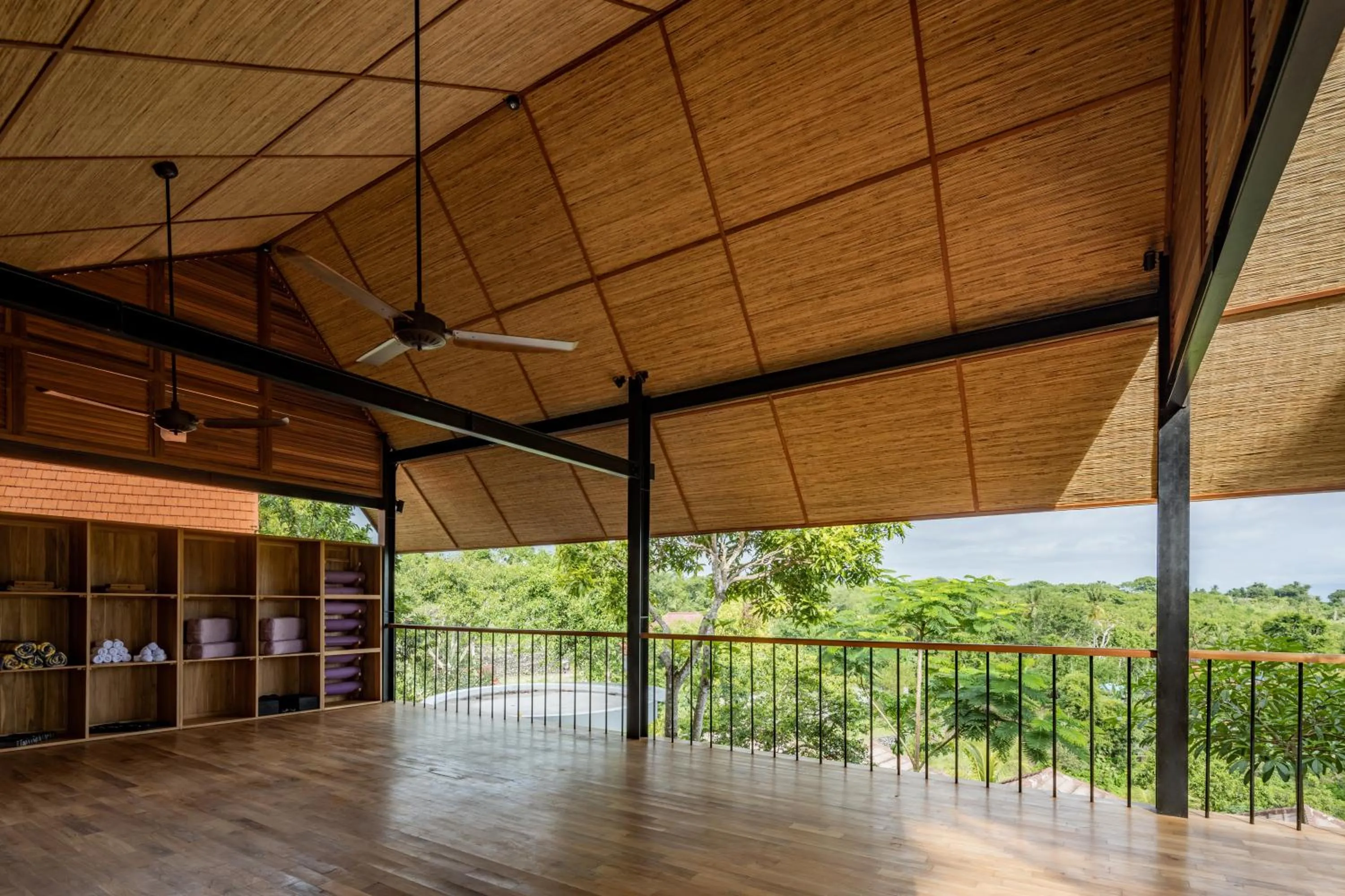 Property building in Deep Roots Dive & Yoga Resort