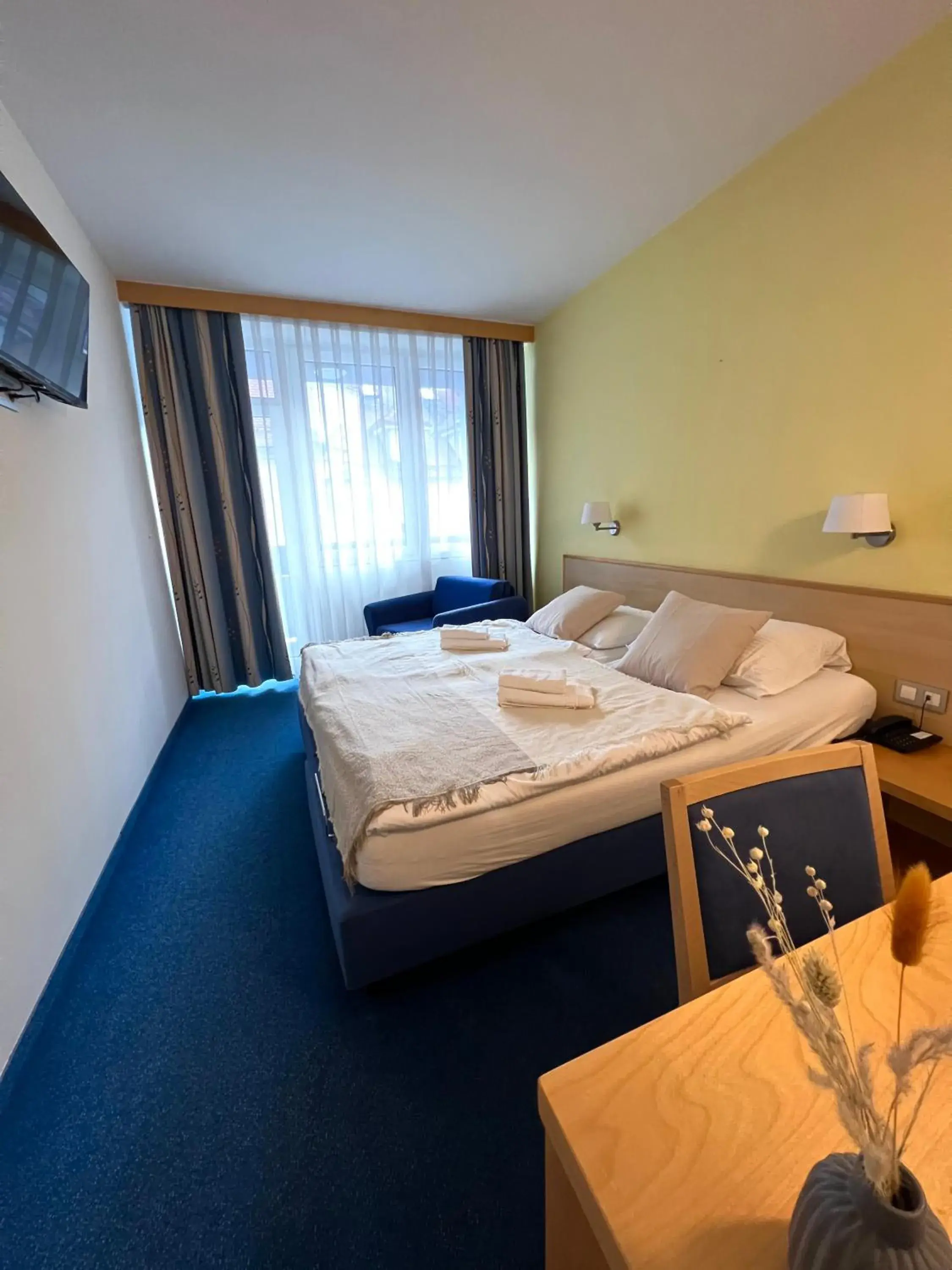 Deluxe Double or Twin Room with Balcony in Hotel Jeruzalem Deluxe Double or Twin Room with Balcony in Hotel Jeruzalem