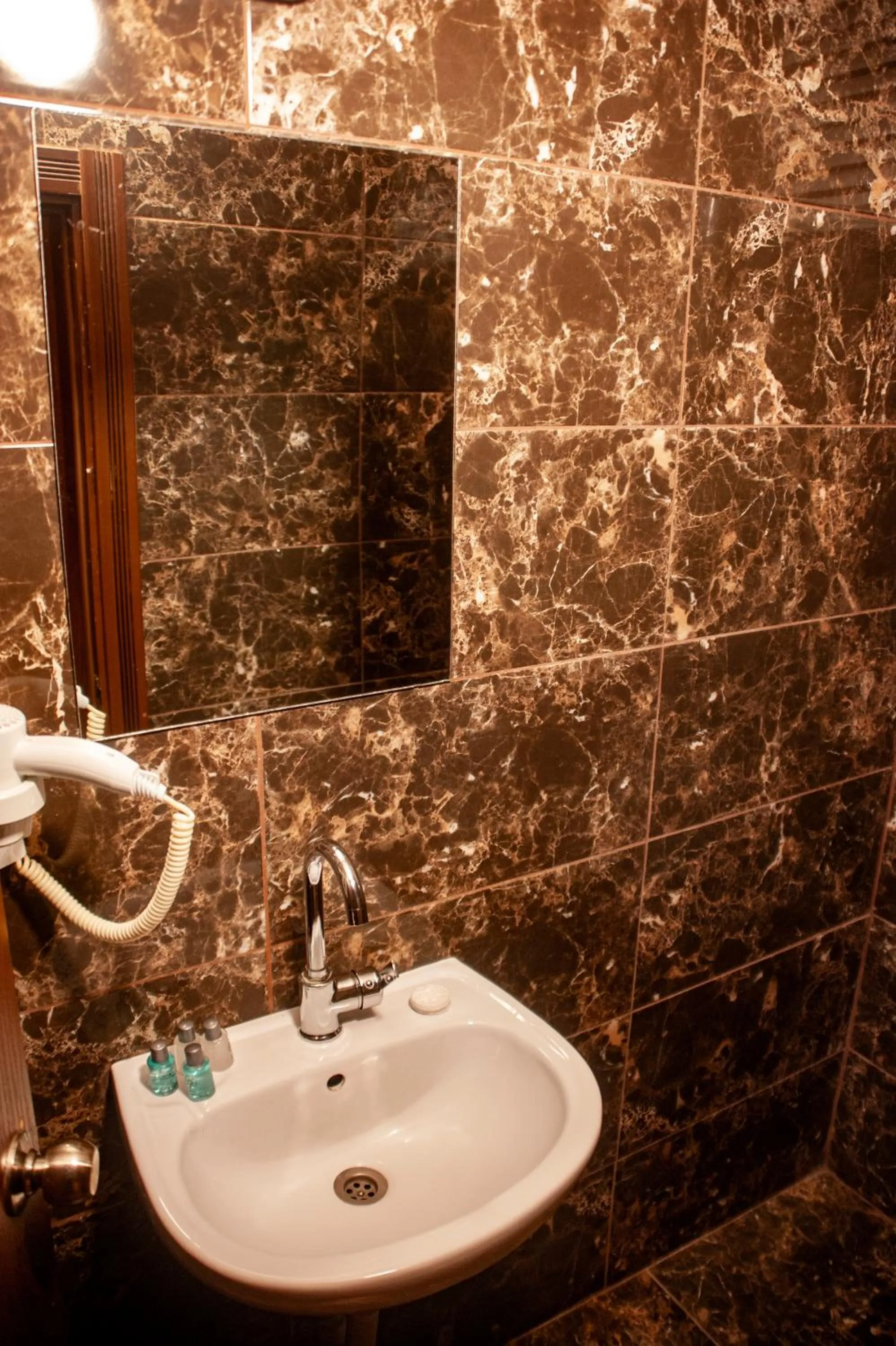 Bathroom in Istanbul Irish Hotel