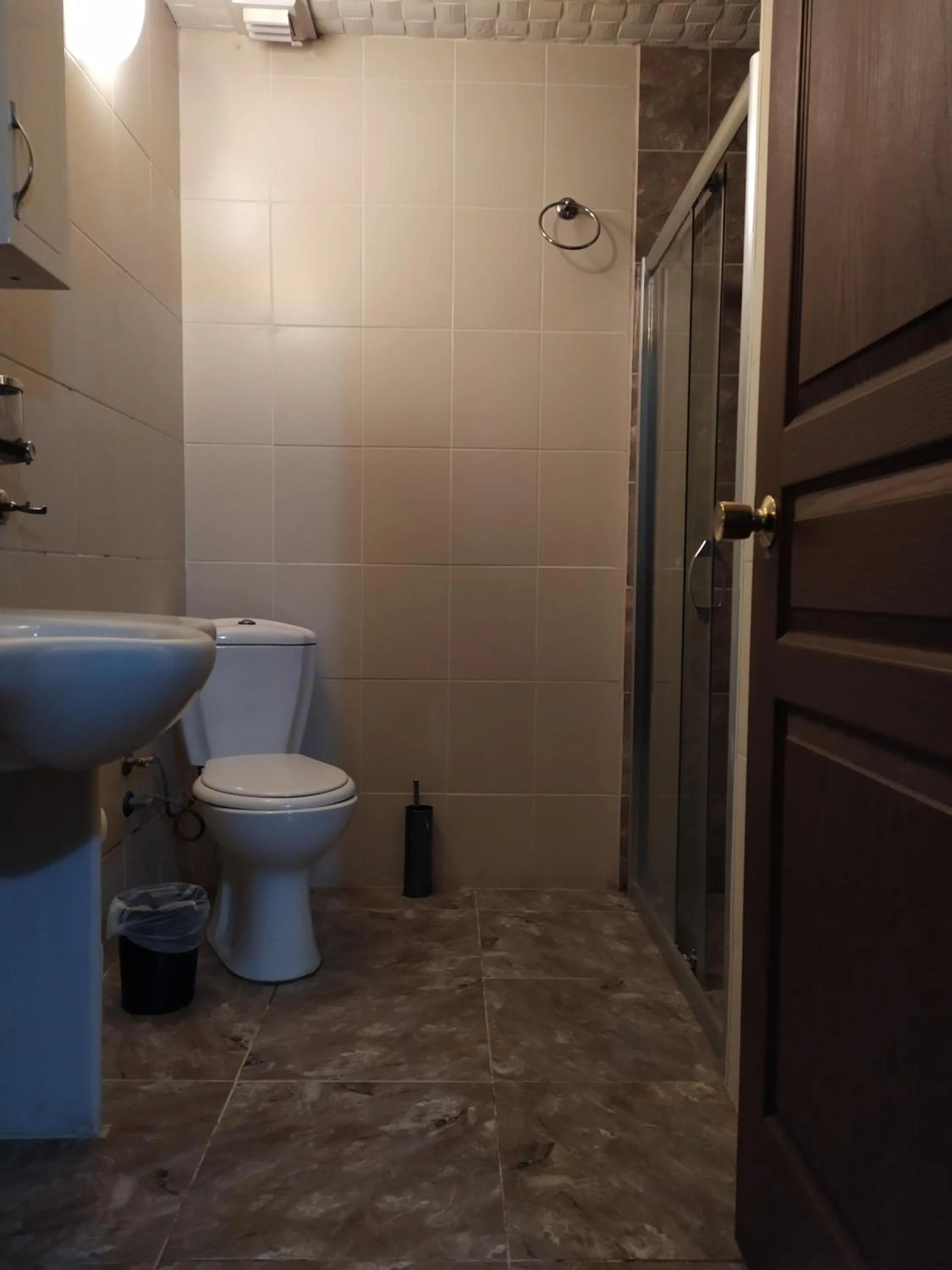 Bathroom in Istanbul Irish Hotel