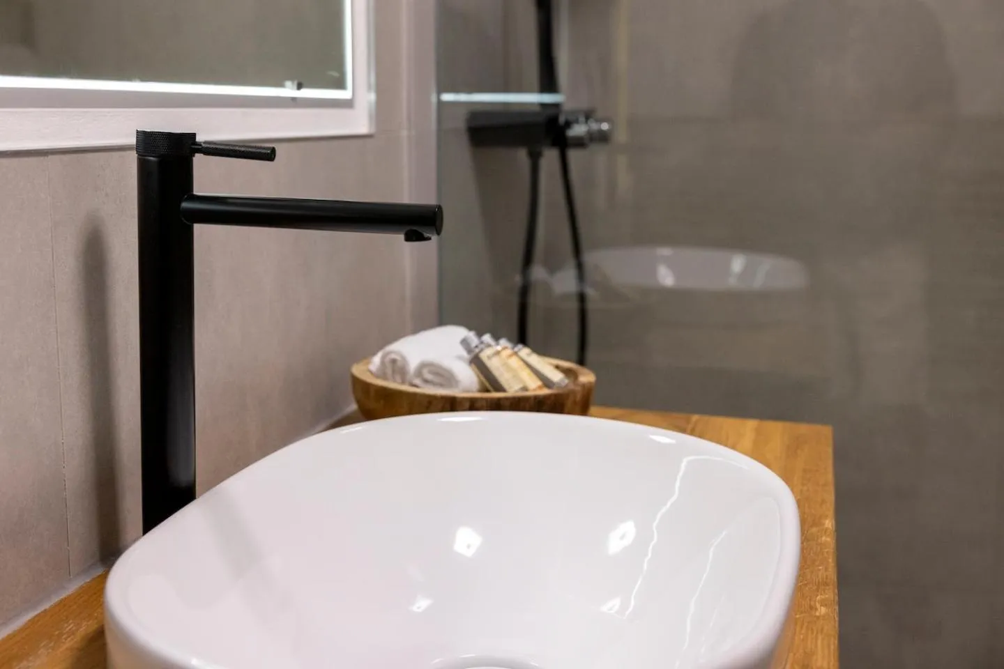 Bathroom in Hotel Residenz Luxury - Outletcity - Parken - Klima - 24h Check-In