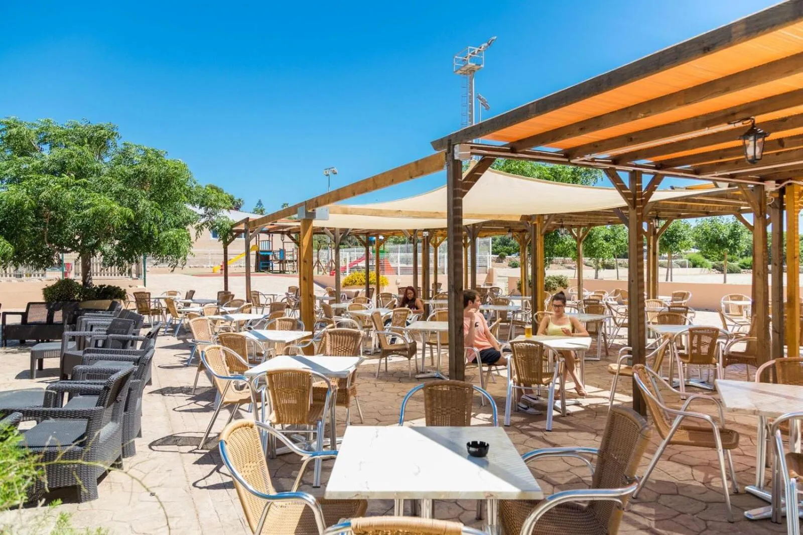 Restaurant/places to eat in Comitas Isla del Aire