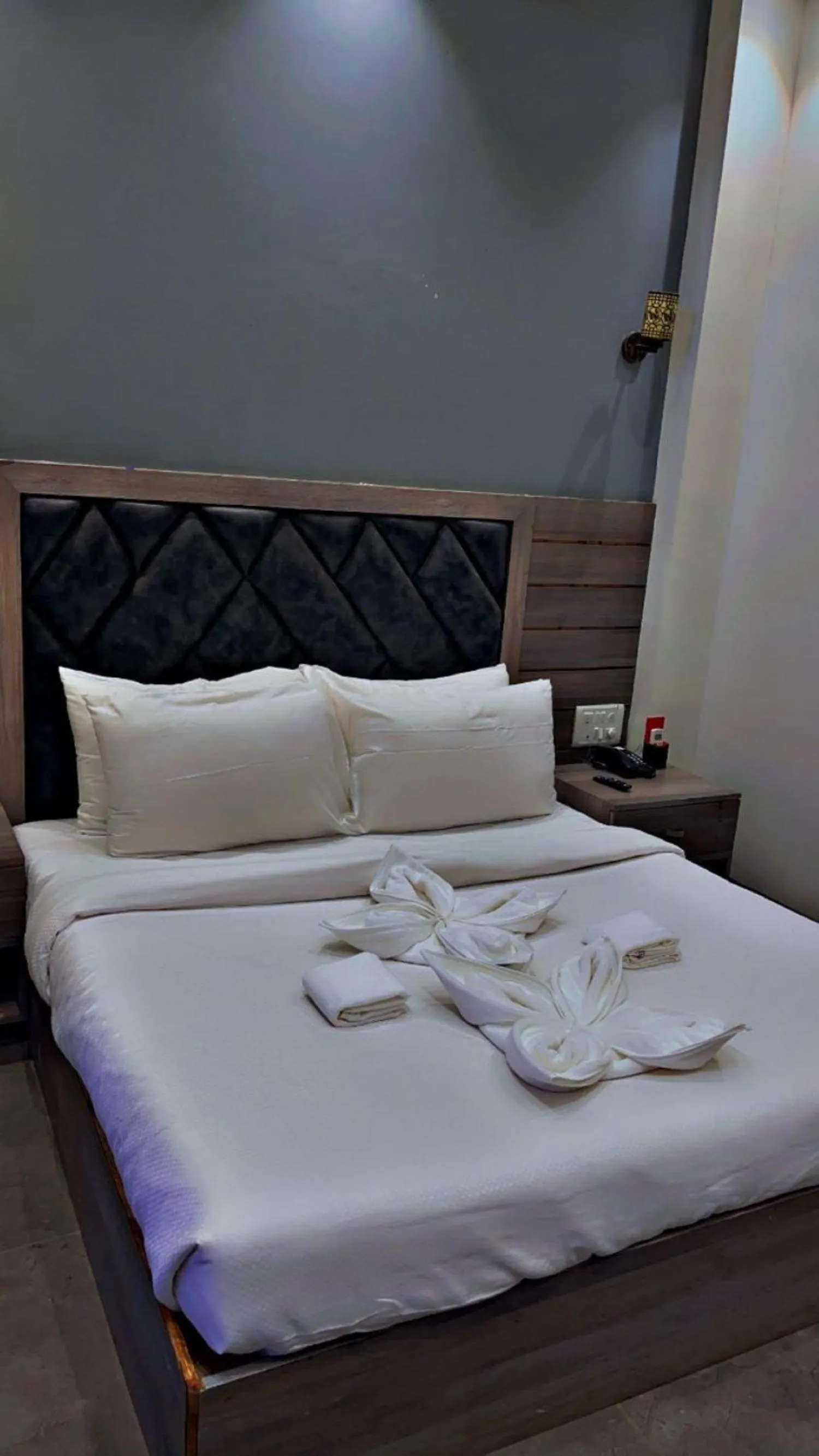 Bed in VITS Panchgani