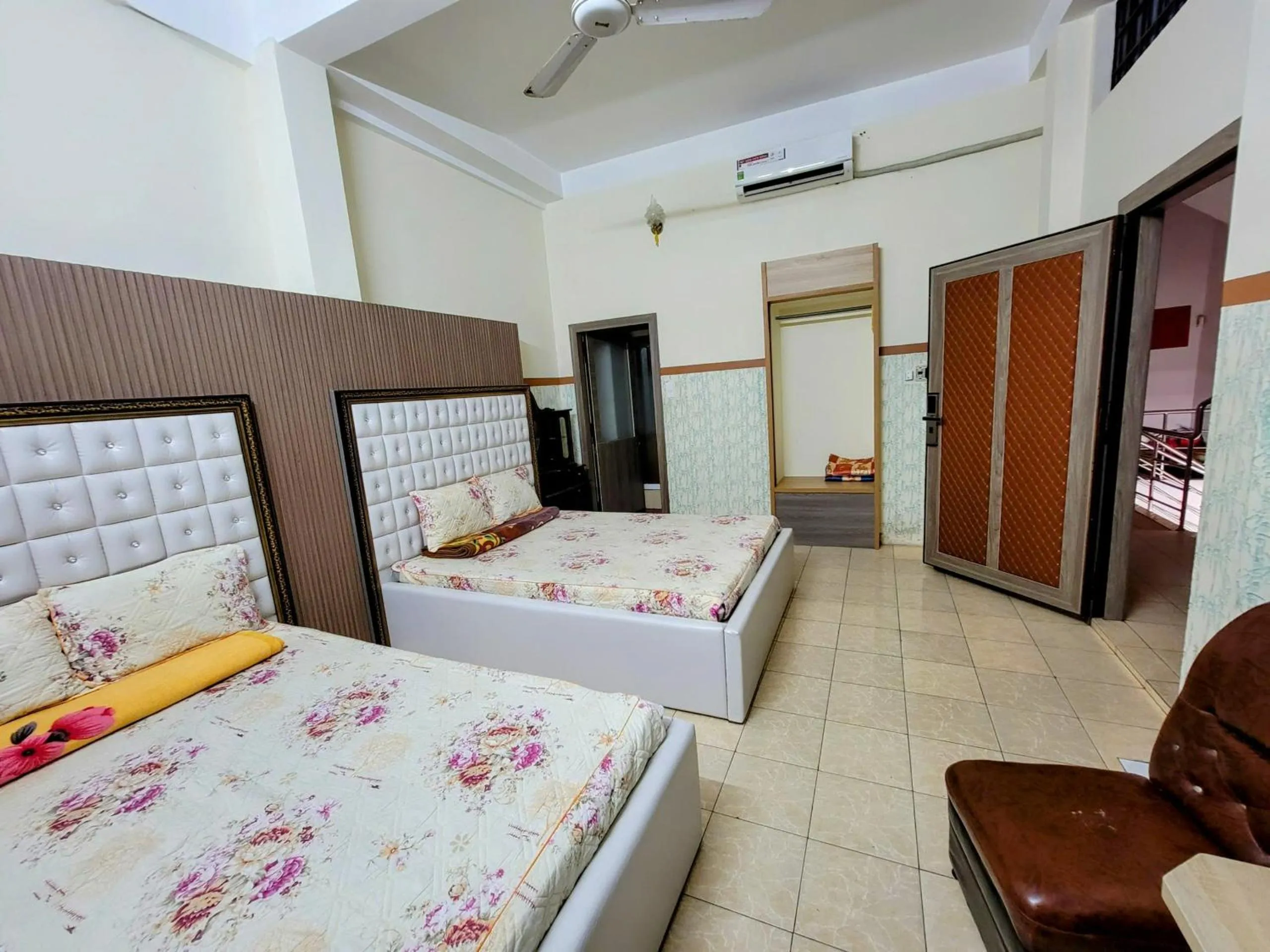 Photo of the whole room, Bed in Thiên Nga Hotel