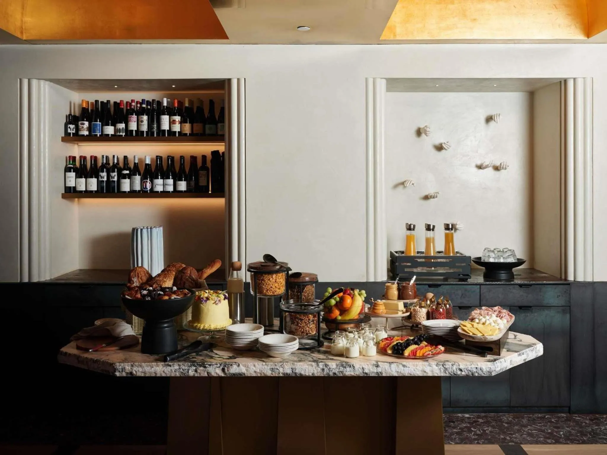 Breakfast in Hotel Morris Sydney, Handwritten Collection