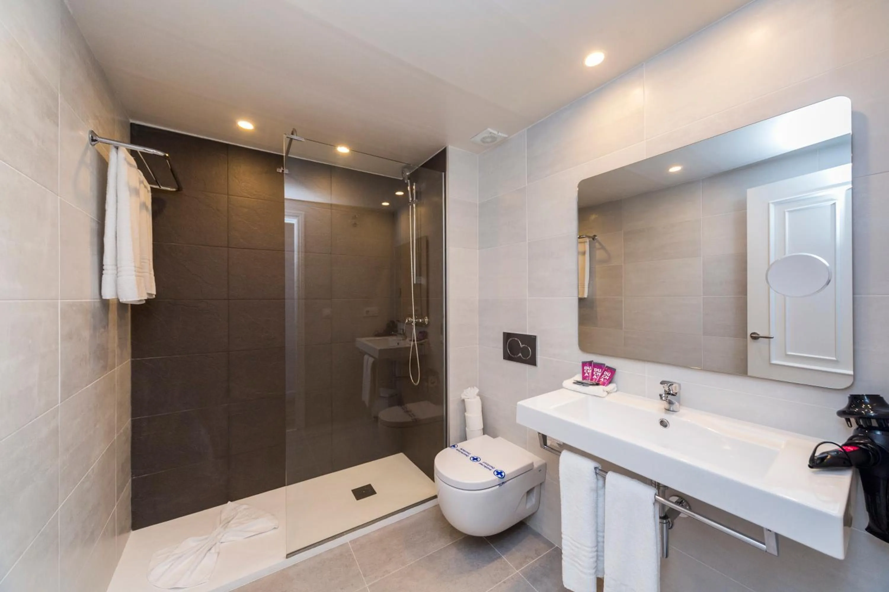 Bathroom in Comitas Floramar