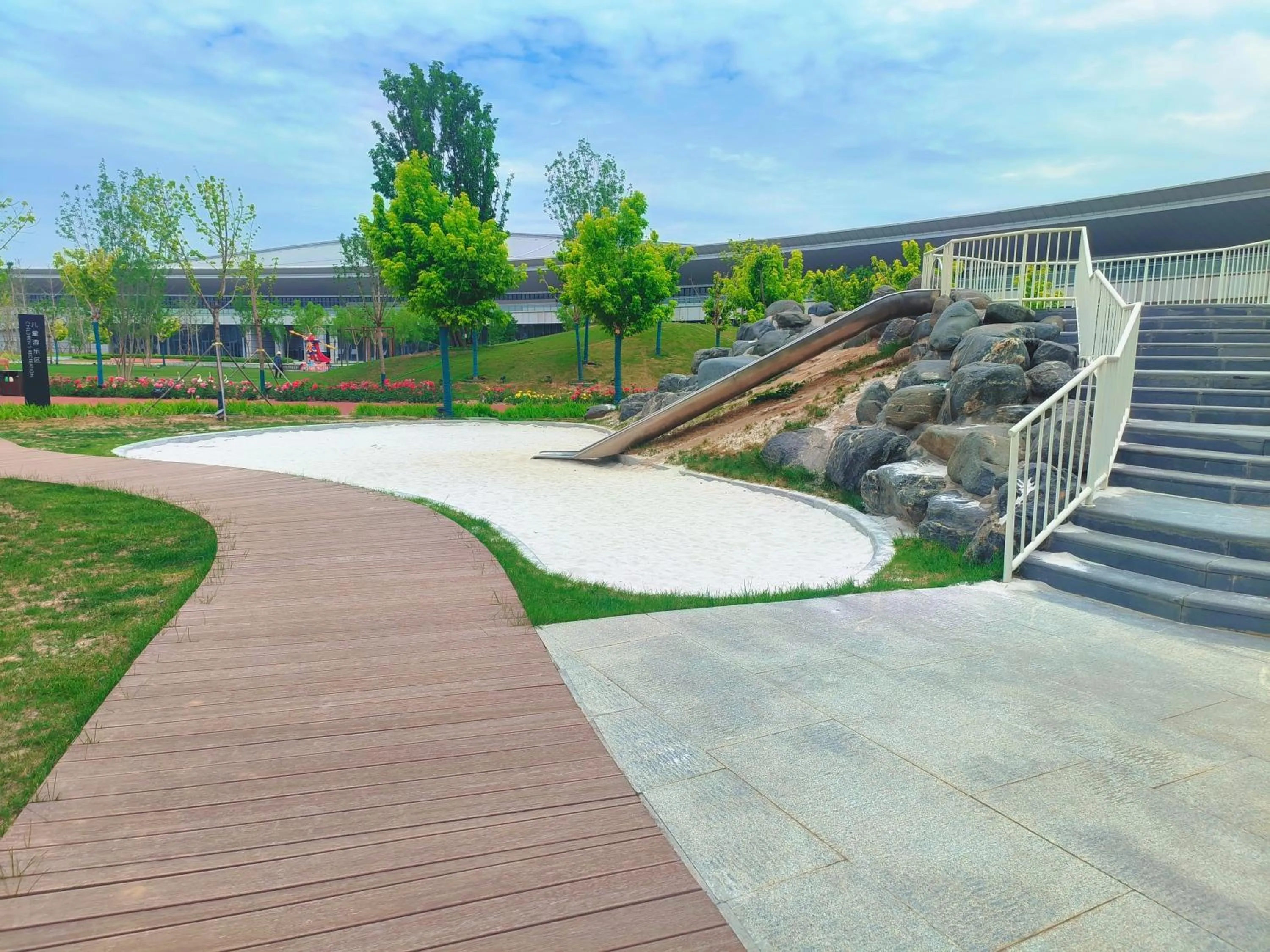Children play ground in Wyndham Shanxi Xiaohe Xincheng
