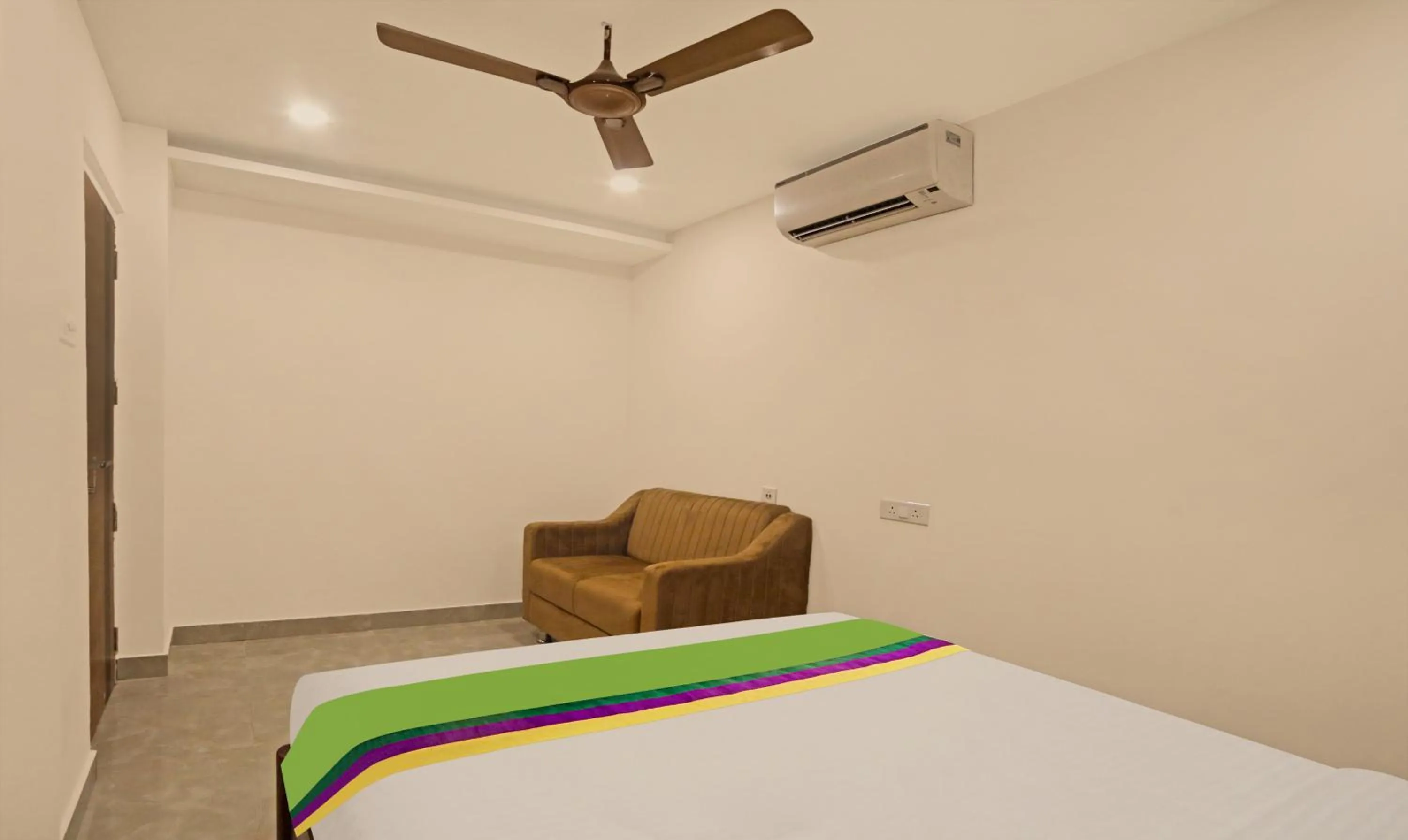 Bedroom, Bed in Treebo Lazystay Elite