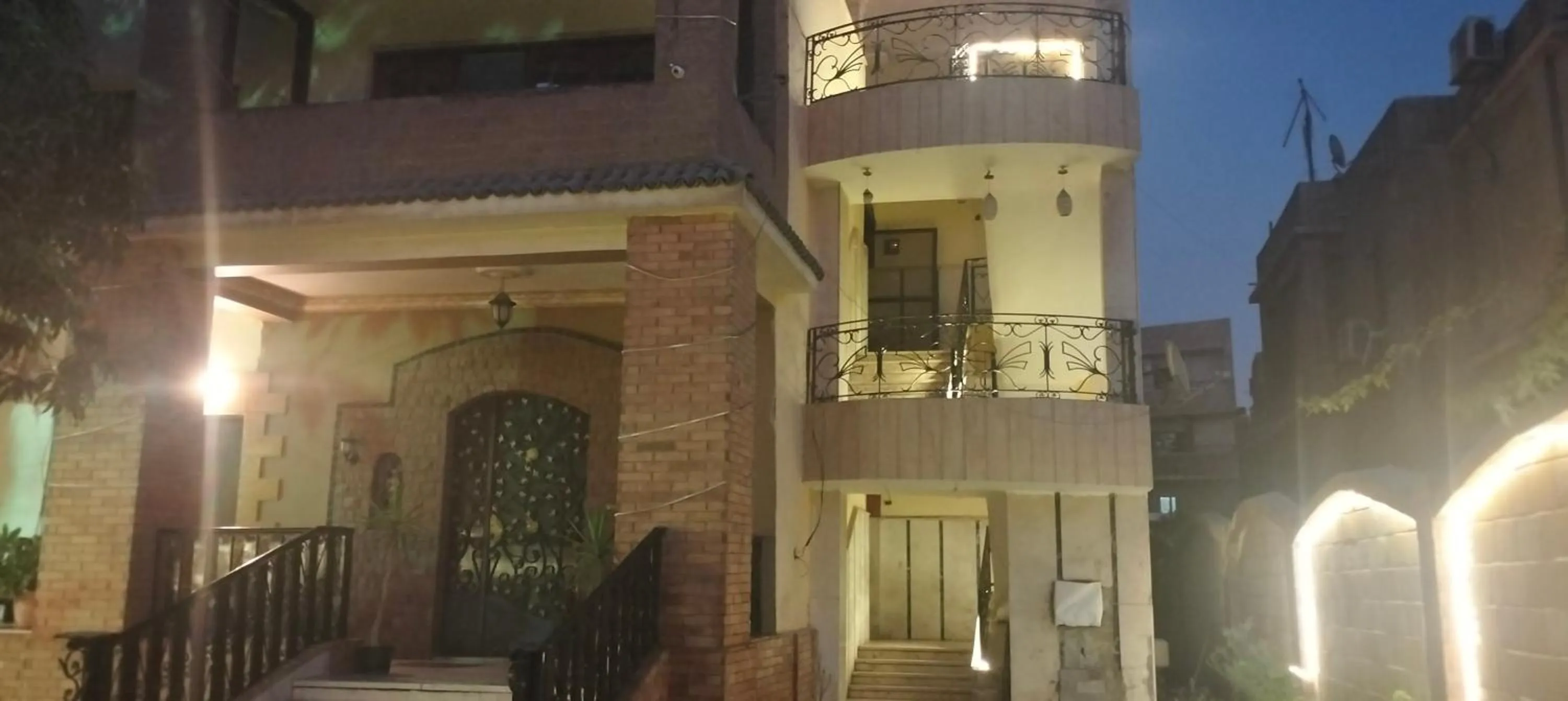 Property building in Zeina pyramids view