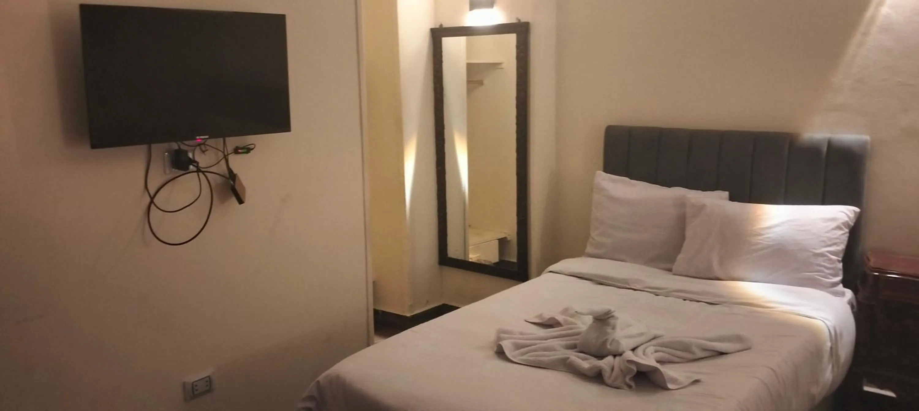 TV and multimedia in Zeina pyramids view