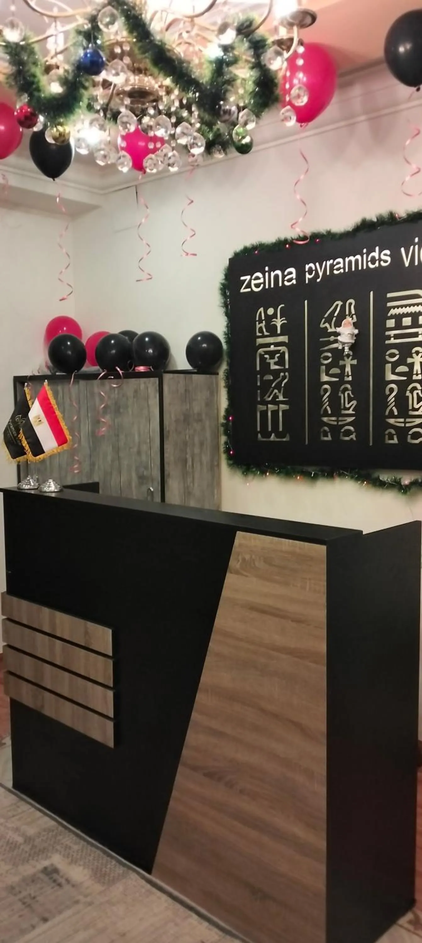 Lobby or reception in Zeina pyramids view