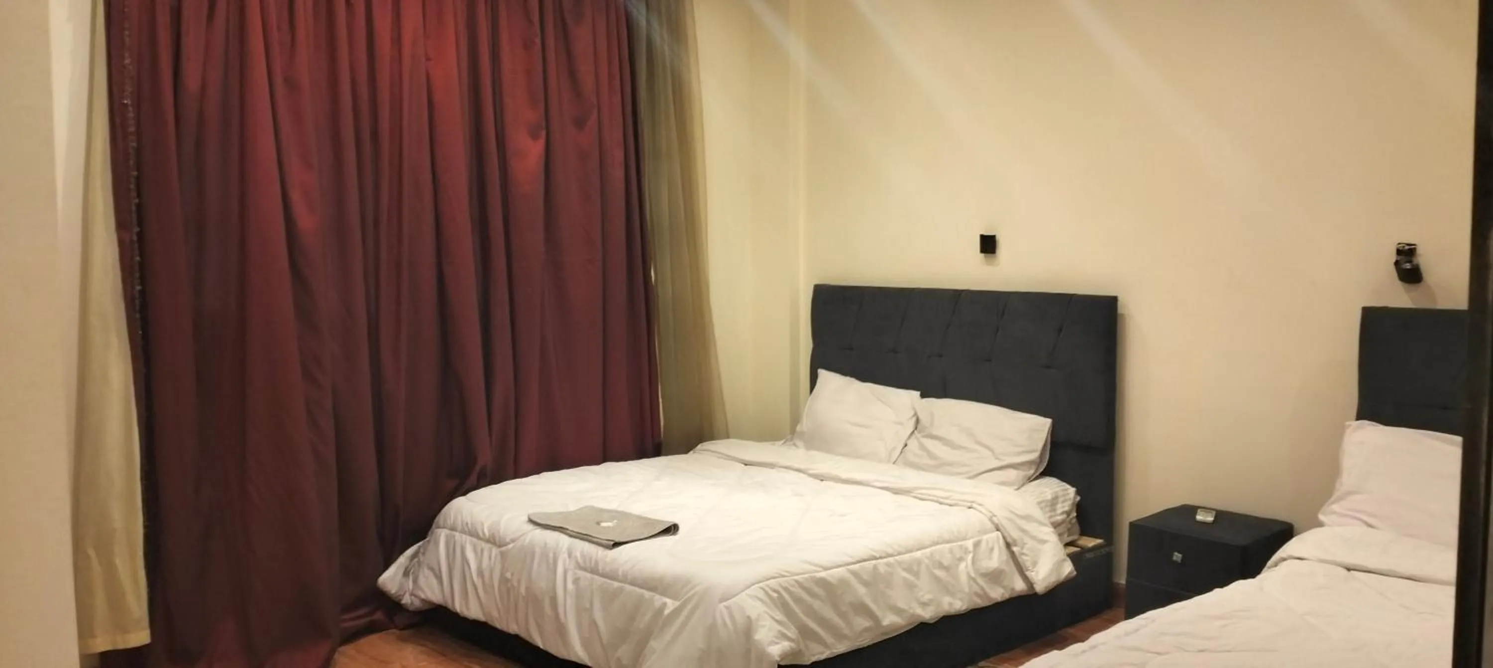 Bedroom in Zeina pyramids view