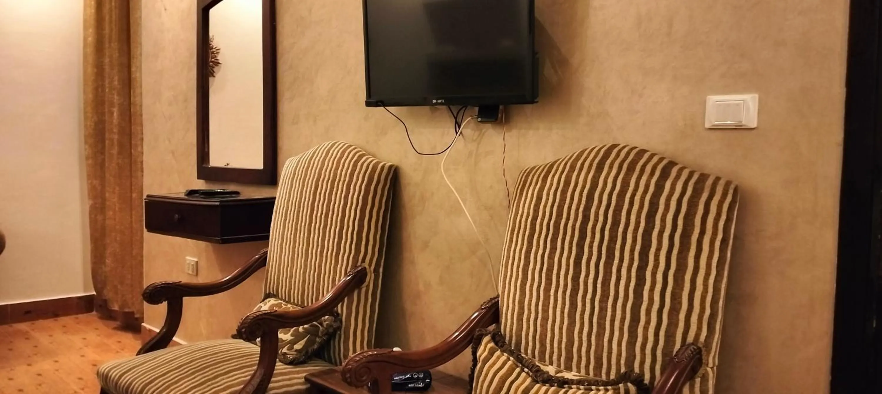TV and multimedia in Zeina pyramids view