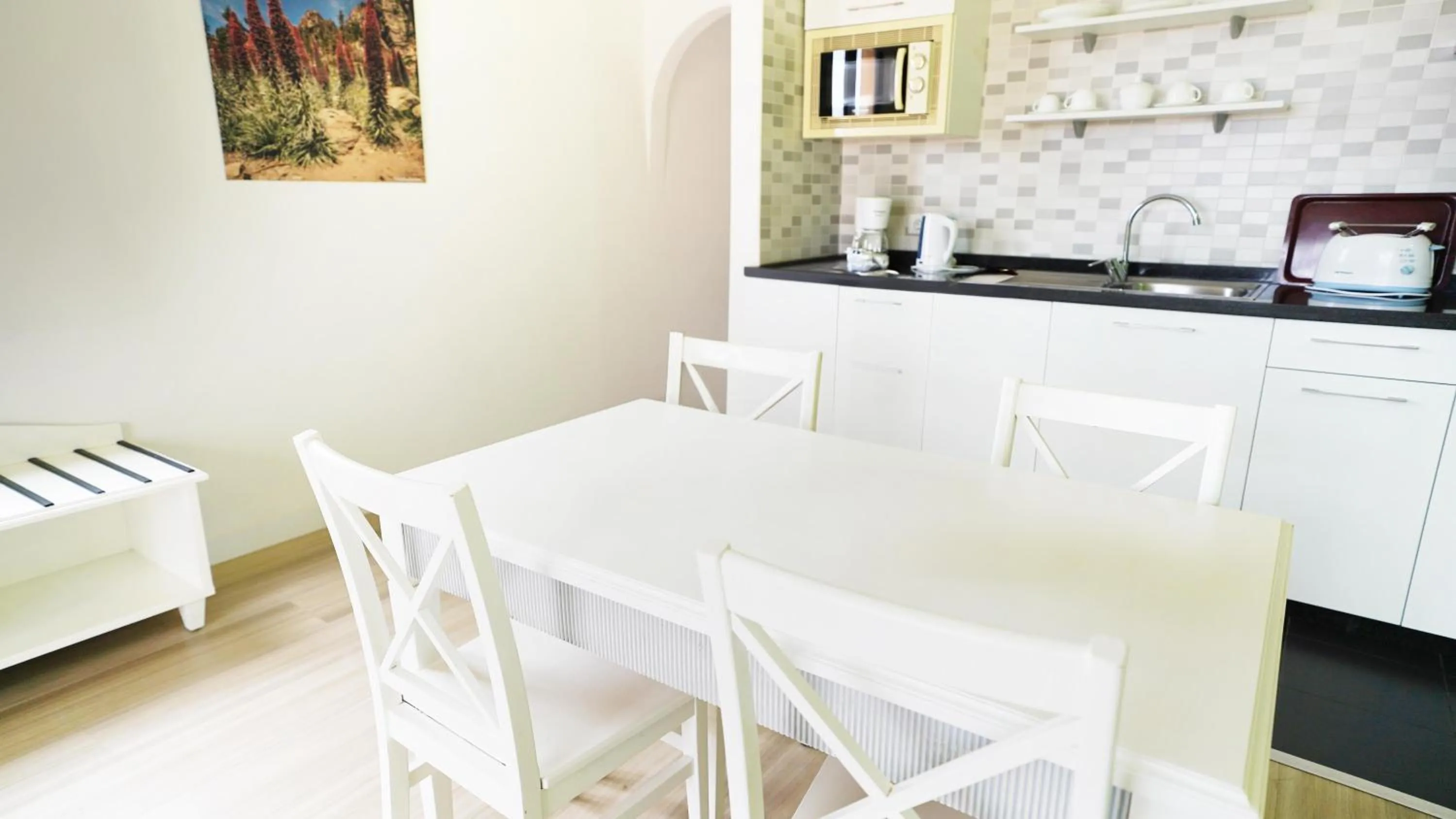 Photo of the whole room in Coral Los Alisios