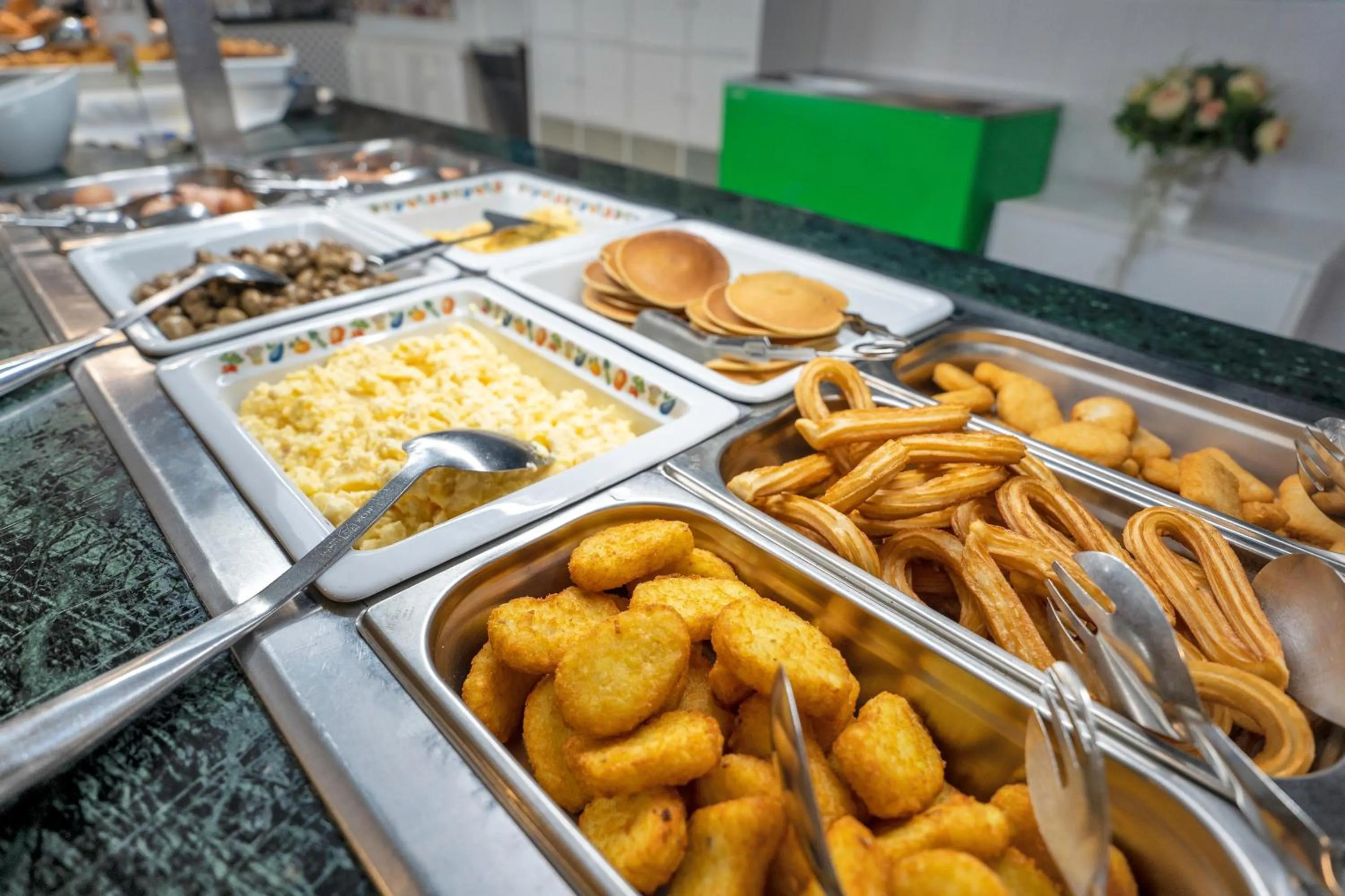 Restaurant/places to eat in Coral Teide Mar