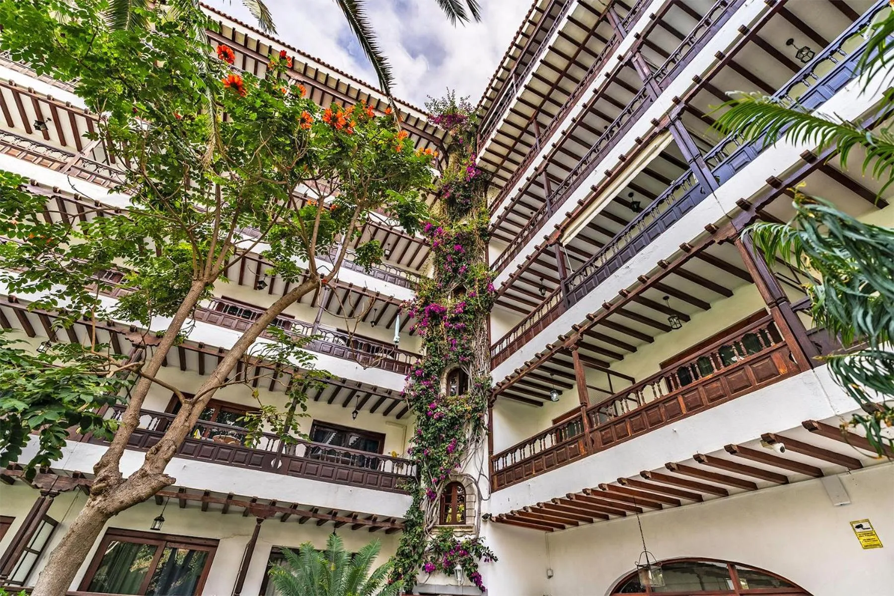 Property building in Coral Teide Mar