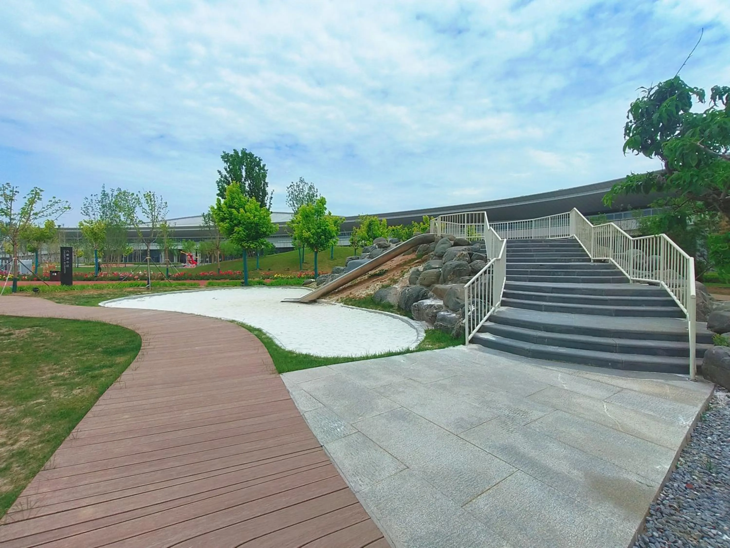 Children play ground in La Quinta by Wyndham Shanxi Xiaohe Xincheng