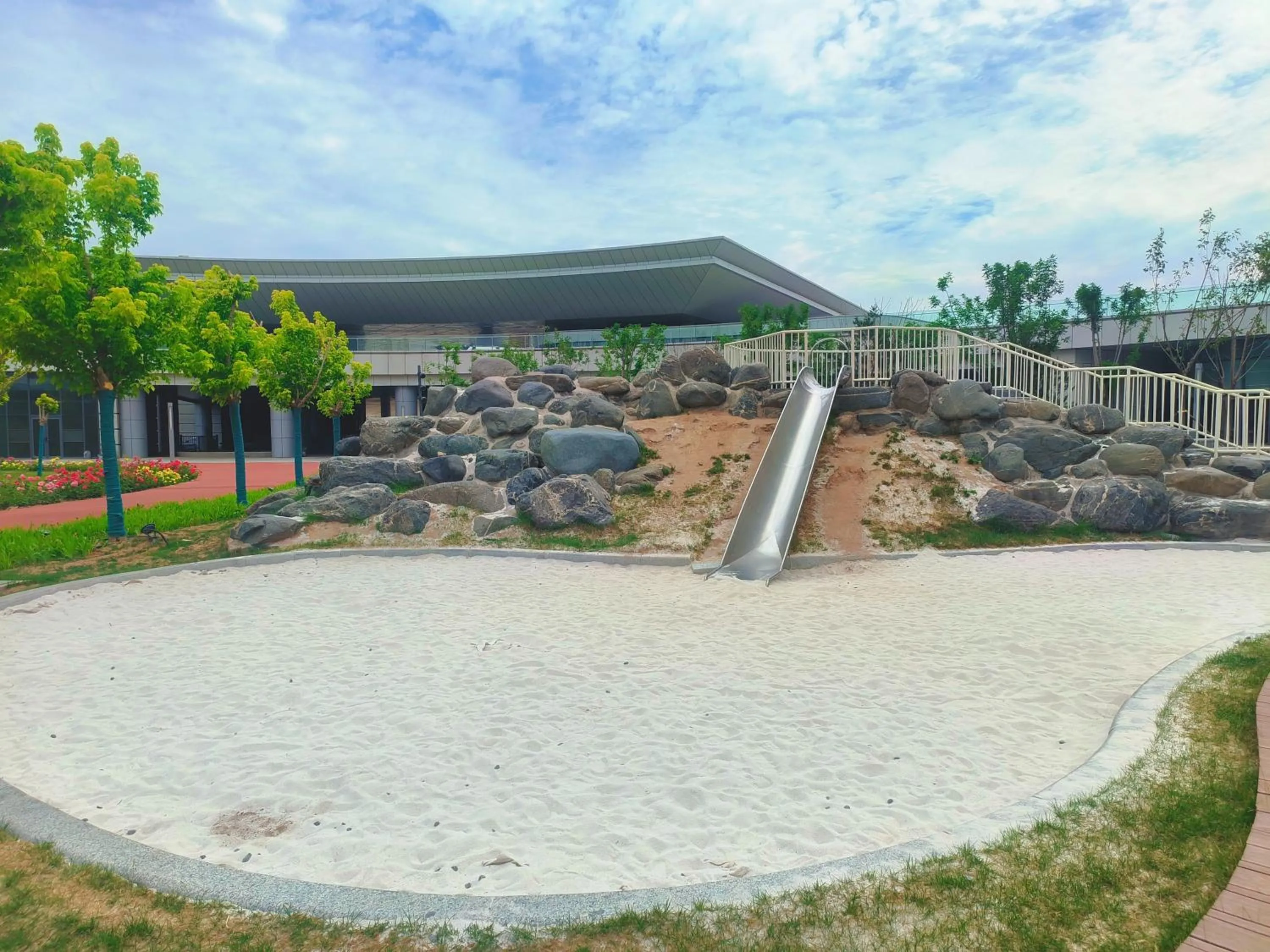 Children play ground in La Quinta by Wyndham Shanxi Xiaohe Xincheng