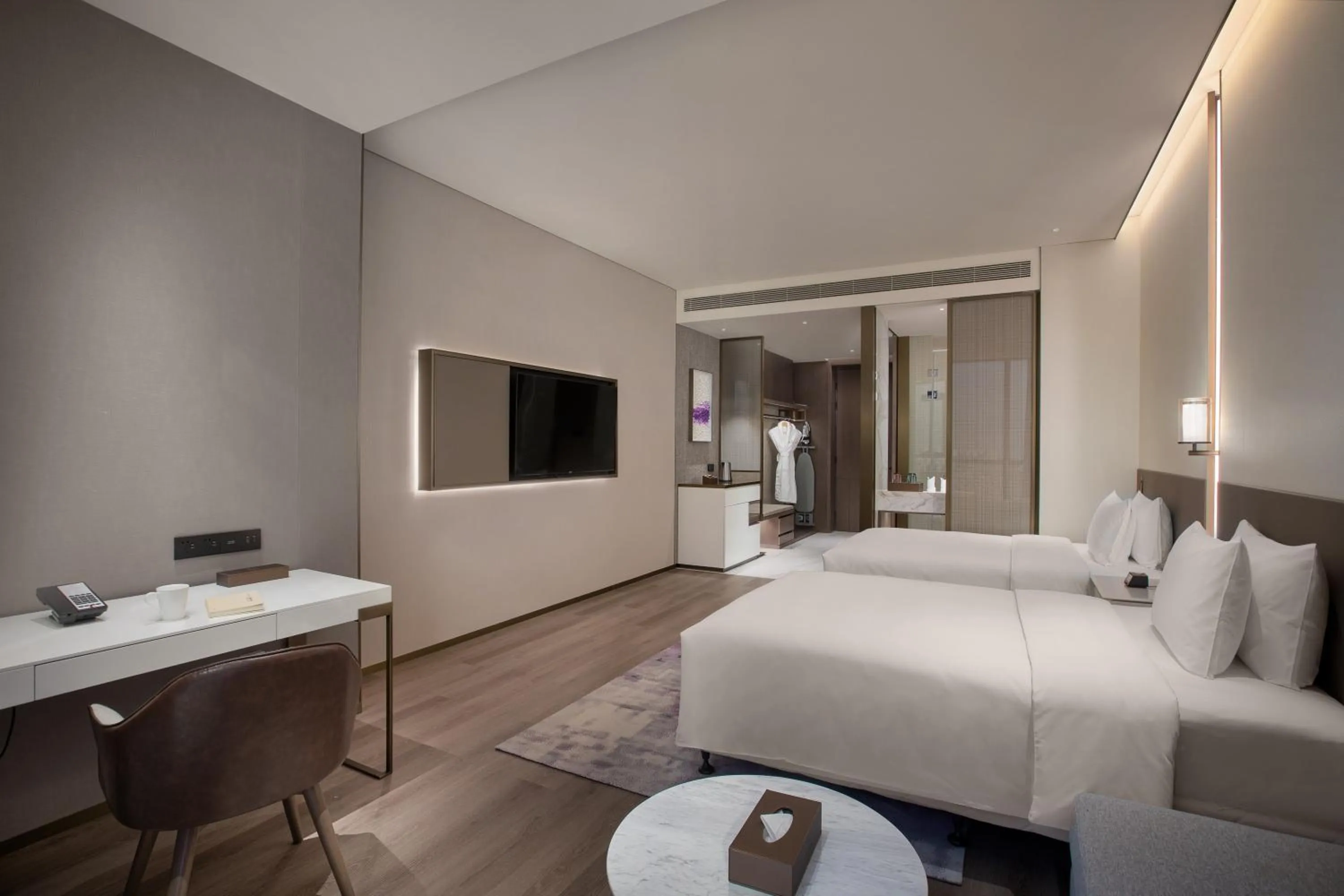 Photo of the whole room, Bed in La Quinta by Wyndham Shanxi Xiaohe Xincheng