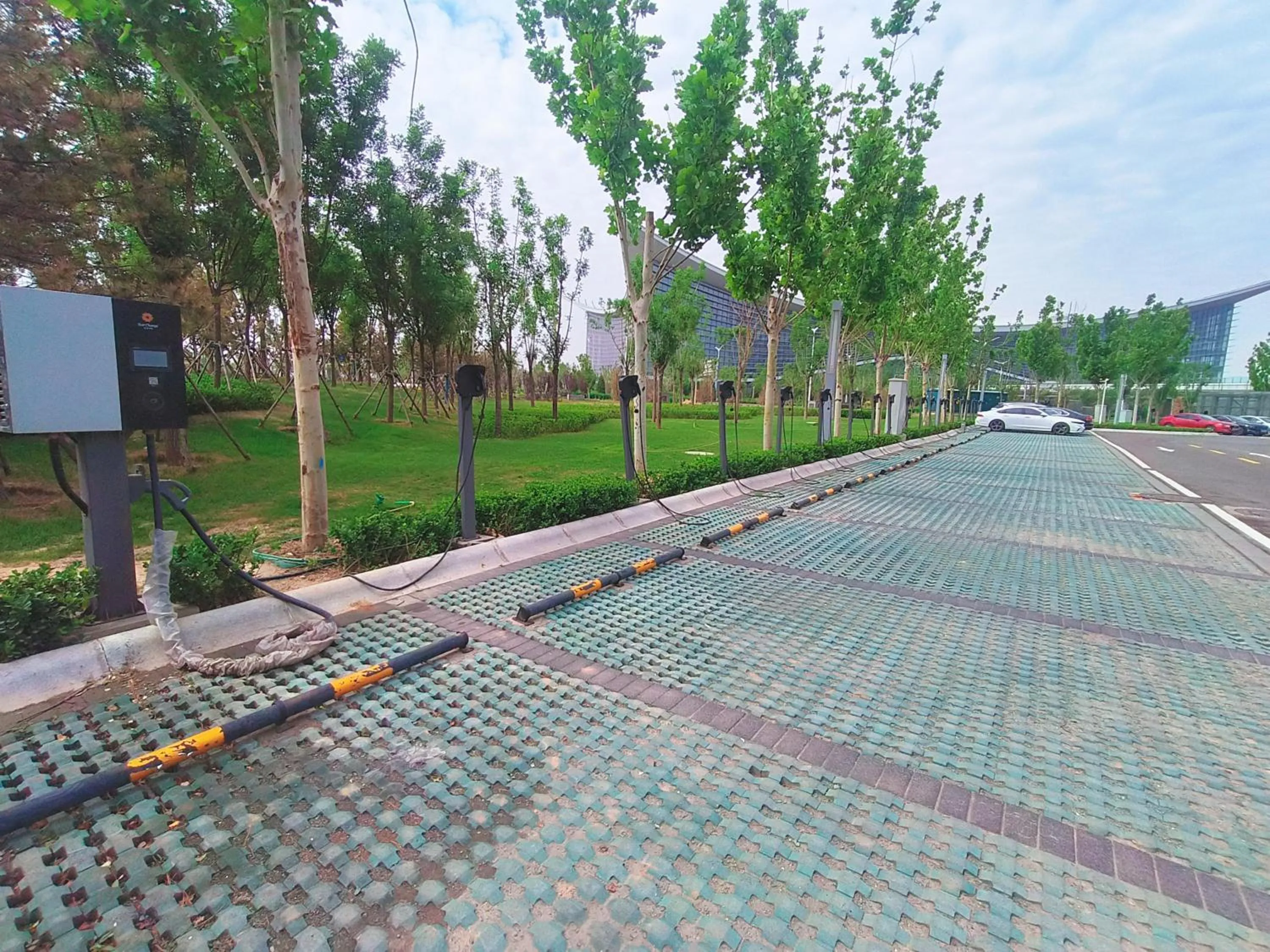 Parking in La Quinta by Wyndham Shanxi Xiaohe Xincheng