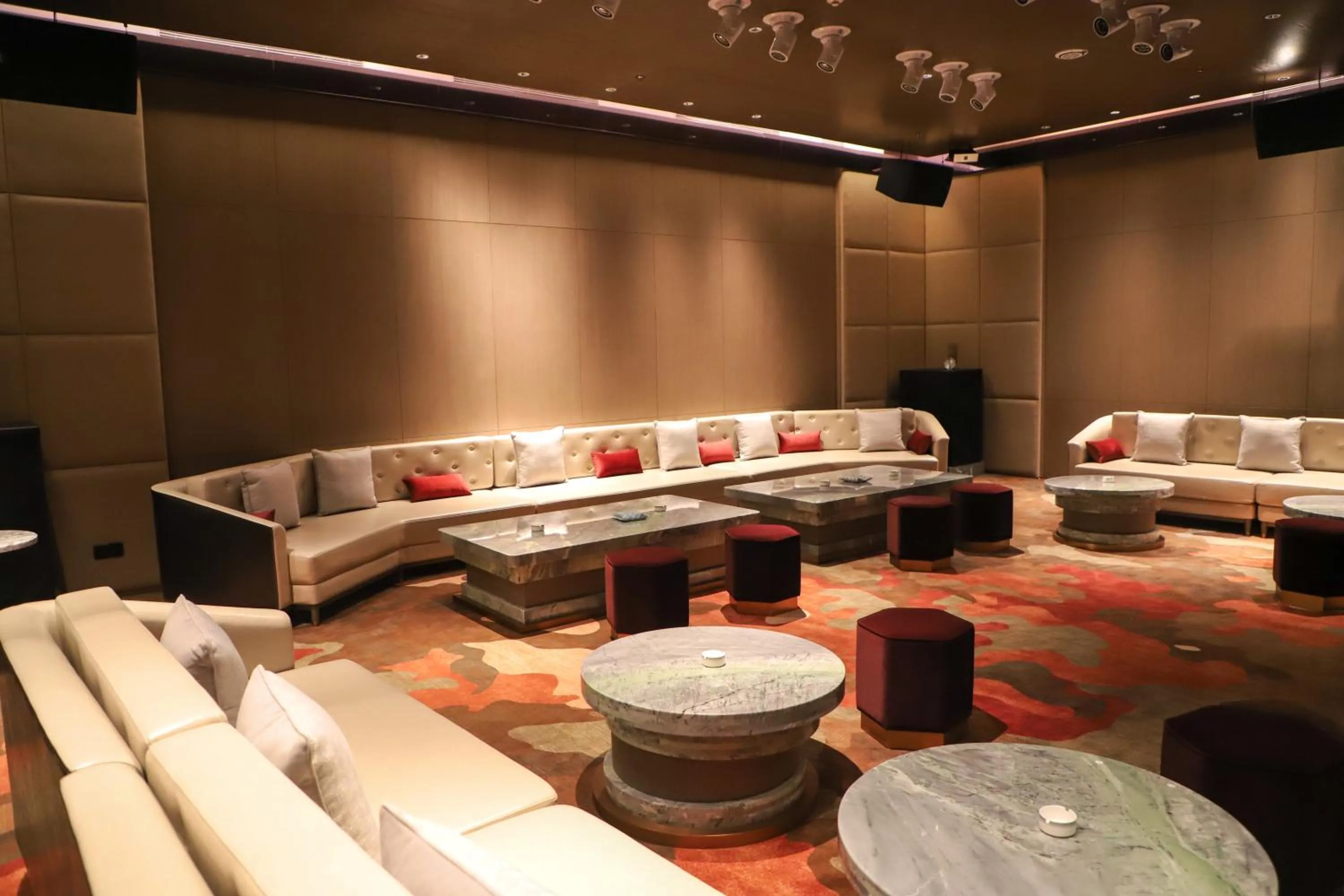 Karaoke in La Quinta by Wyndham Shanxi Xiaohe Xincheng