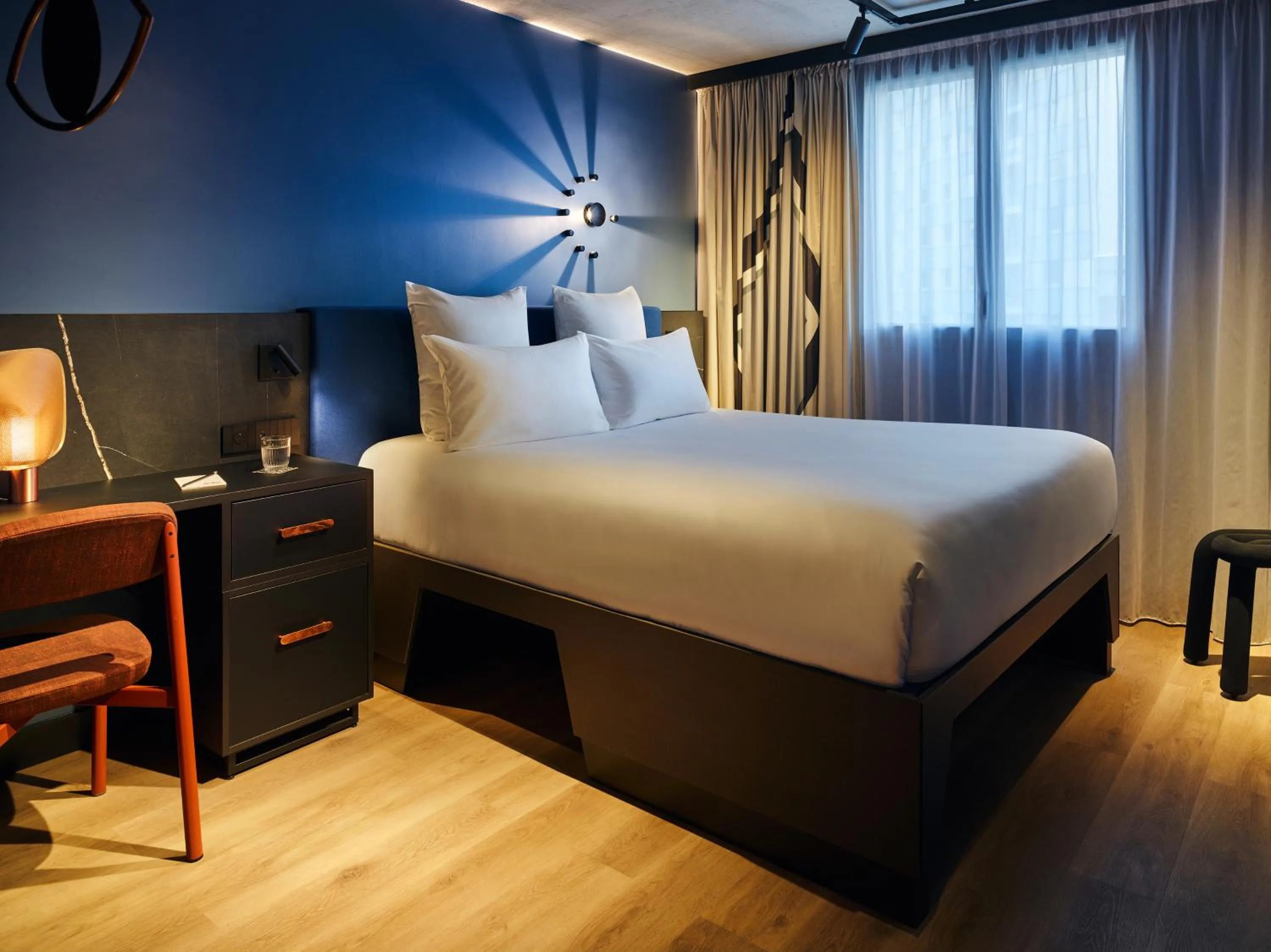 Photo of the whole room, Bed in Tribe Paris Saint Ouen
