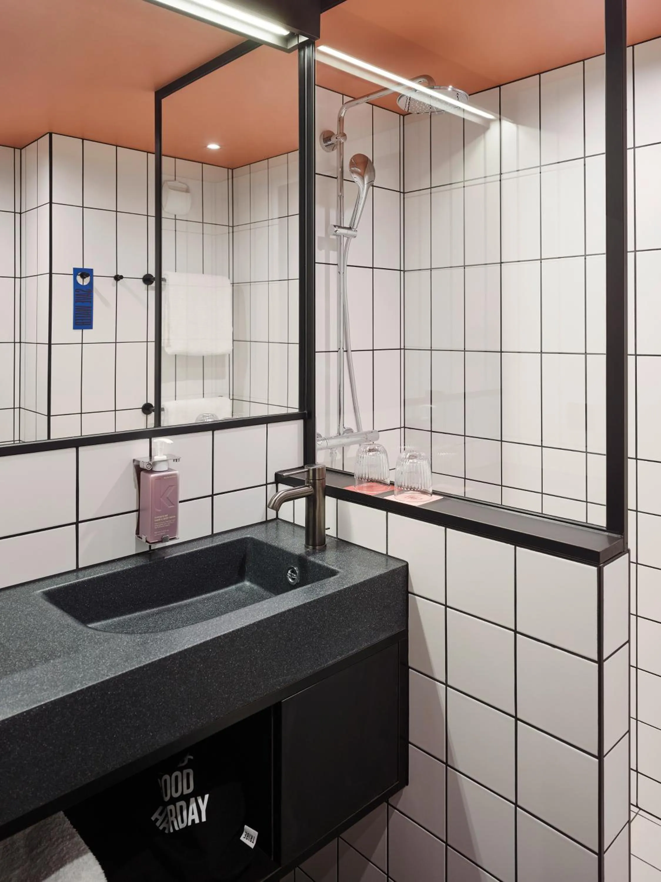 Bathroom in Tribe Paris Saint Ouen