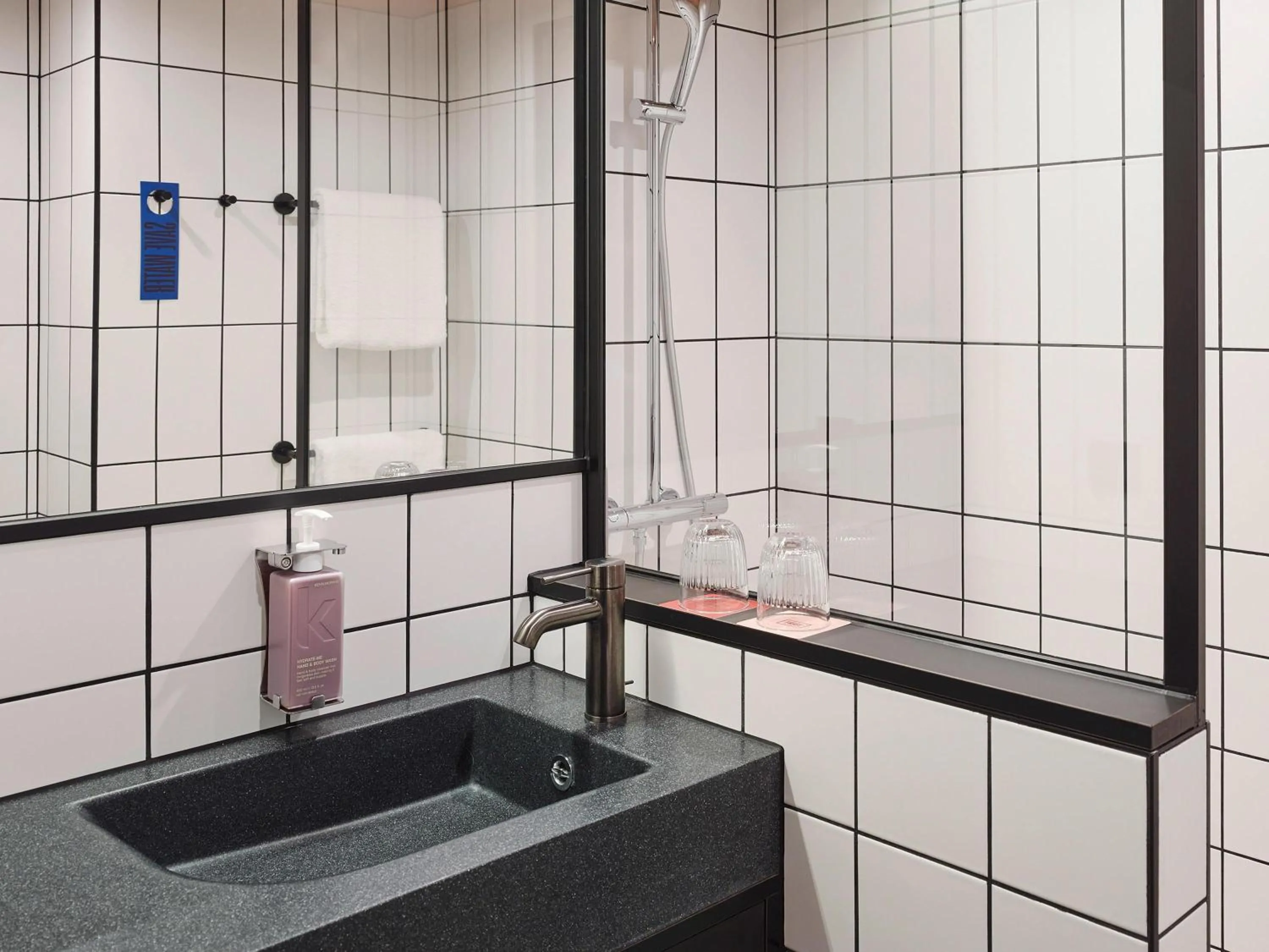 Bedroom in Tribe Paris Saint Ouen