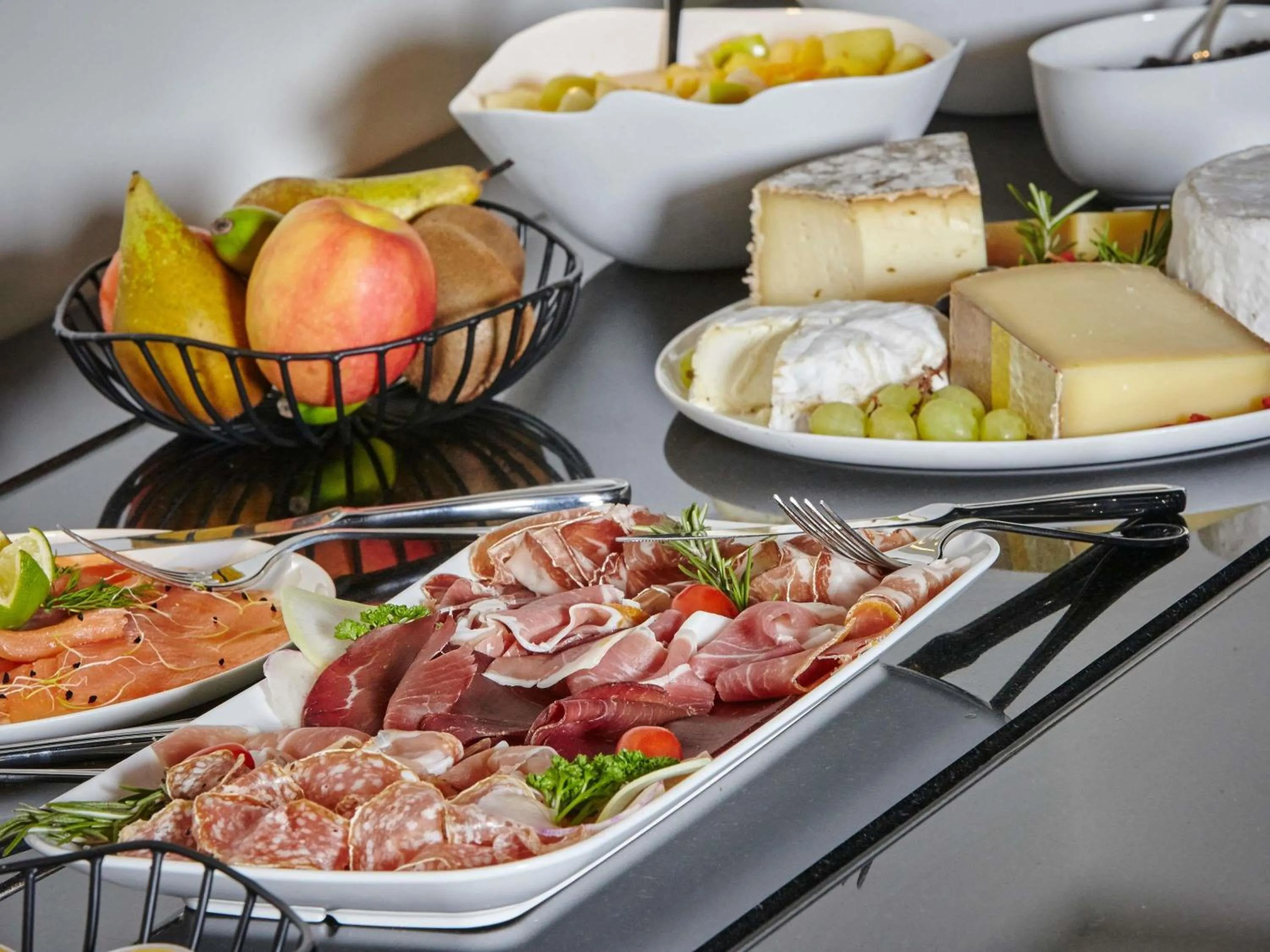 Breakfast in La Licorne Hotel & Spa Troyes - MGallery Collection