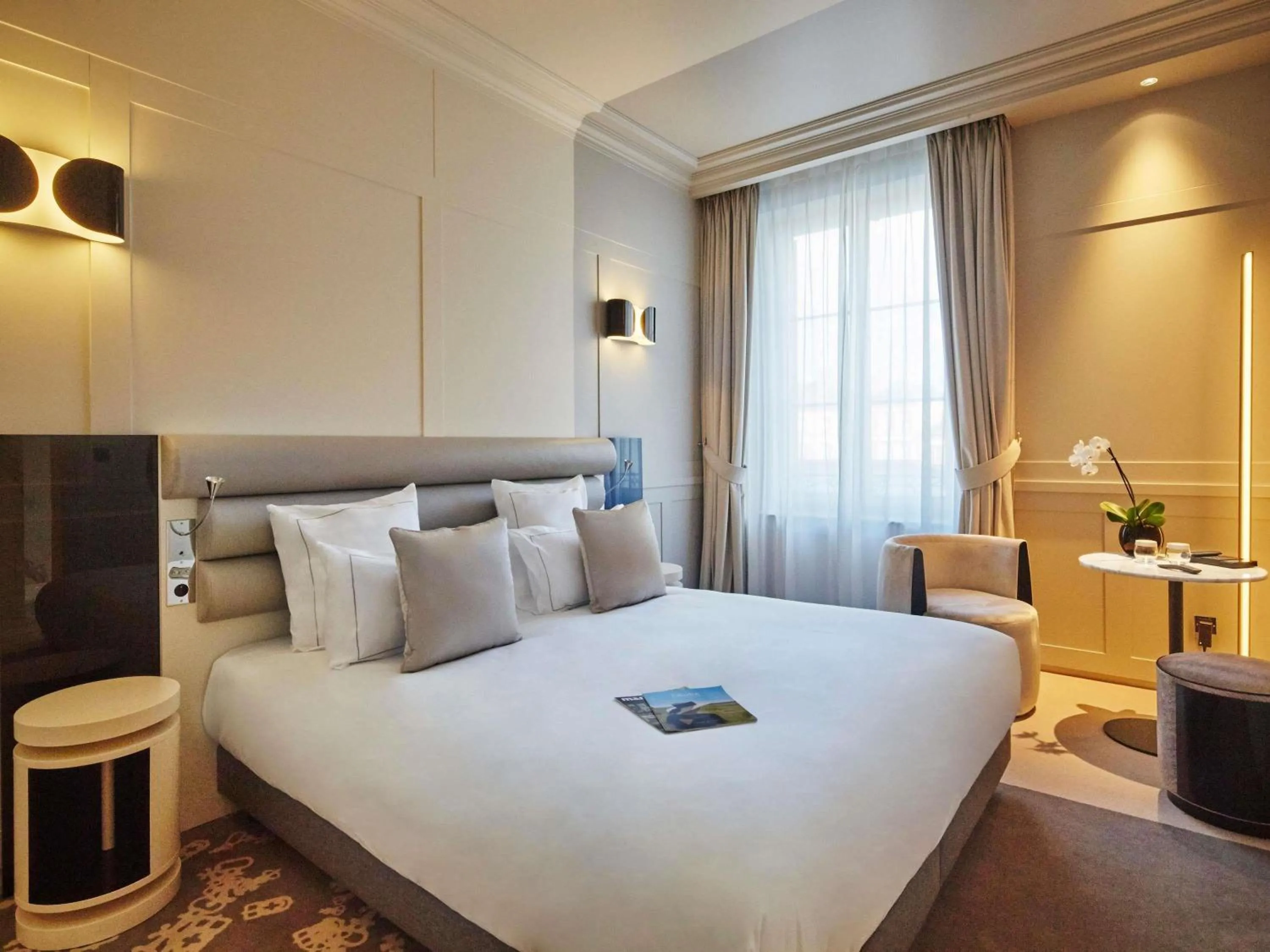 Junior Suite with King Bed and Sofa in La Licorne Hotel & Spa Troyes - MGallery Collection