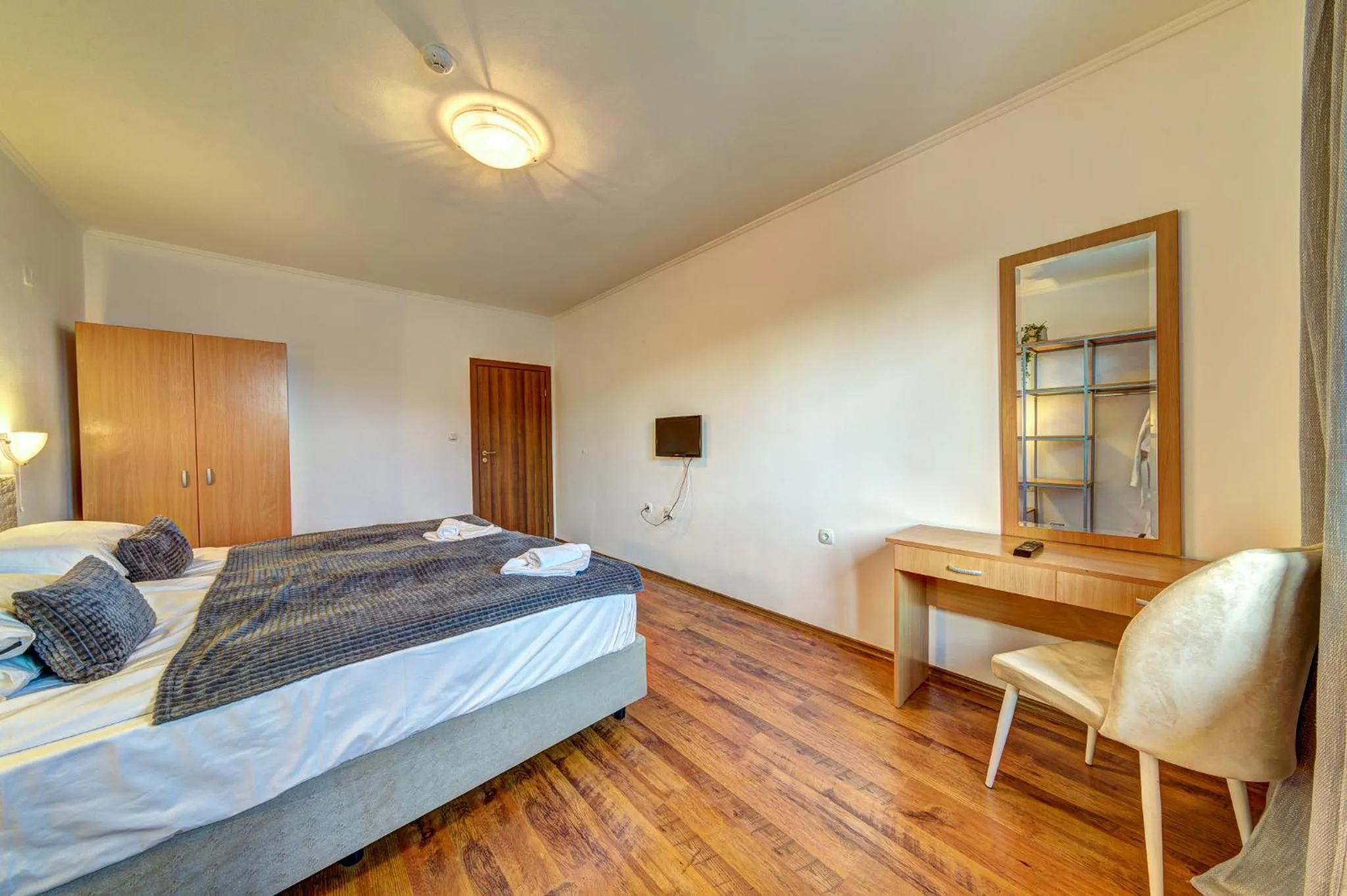 Bed in Complex Silver Hills