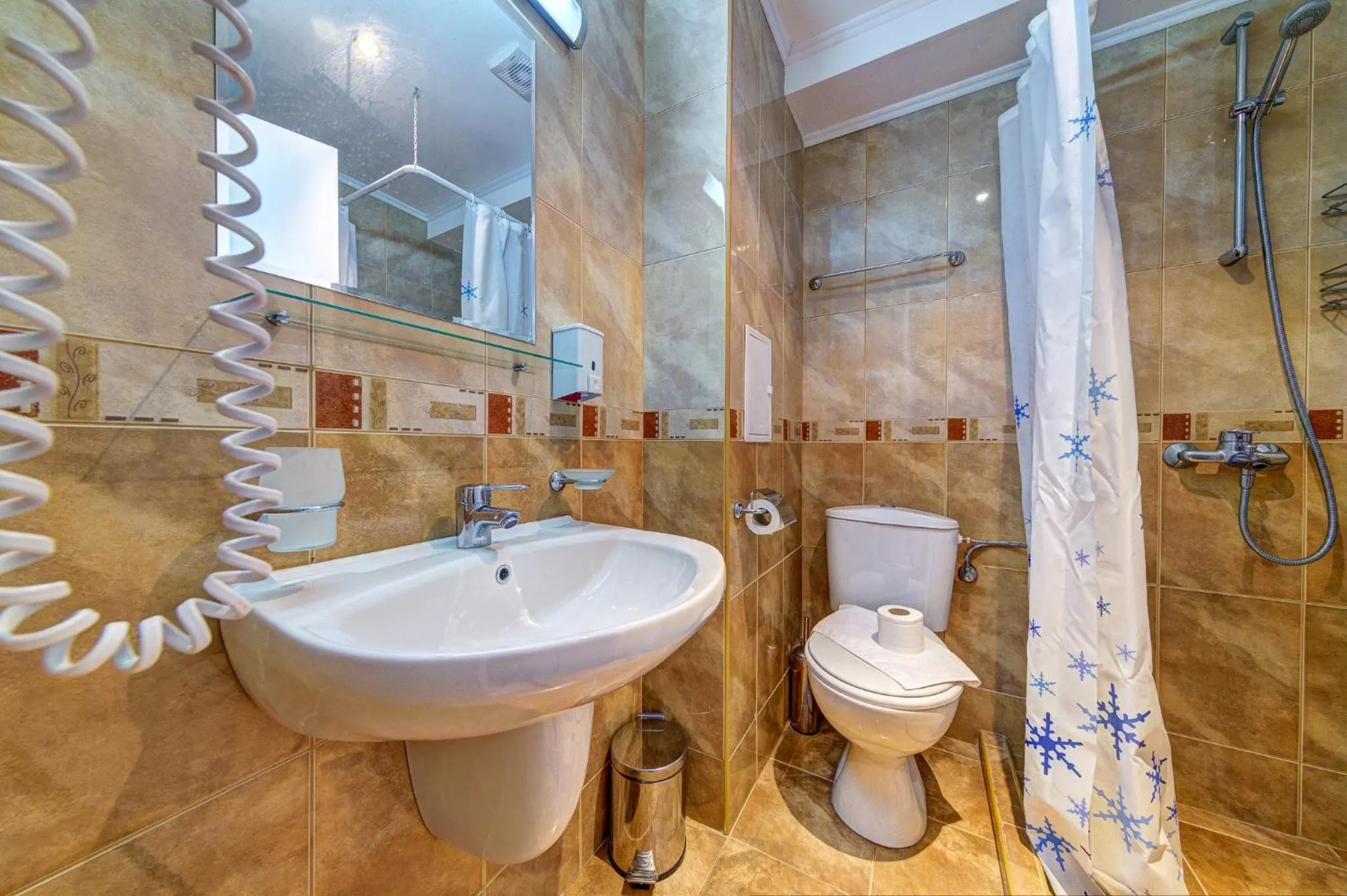 Shower in Complex Silver Hills